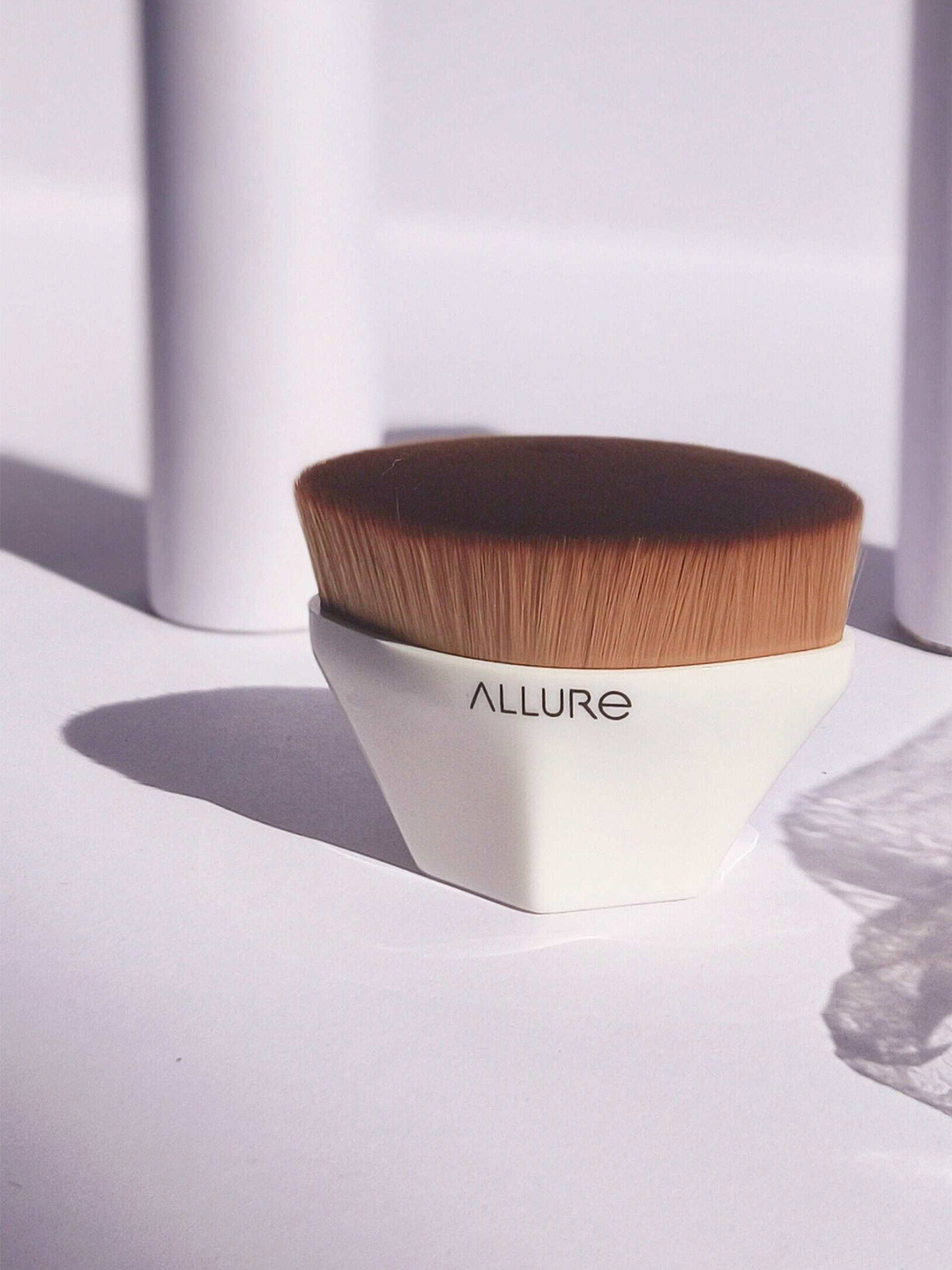 ALLURE Magic Foundation Brush - White