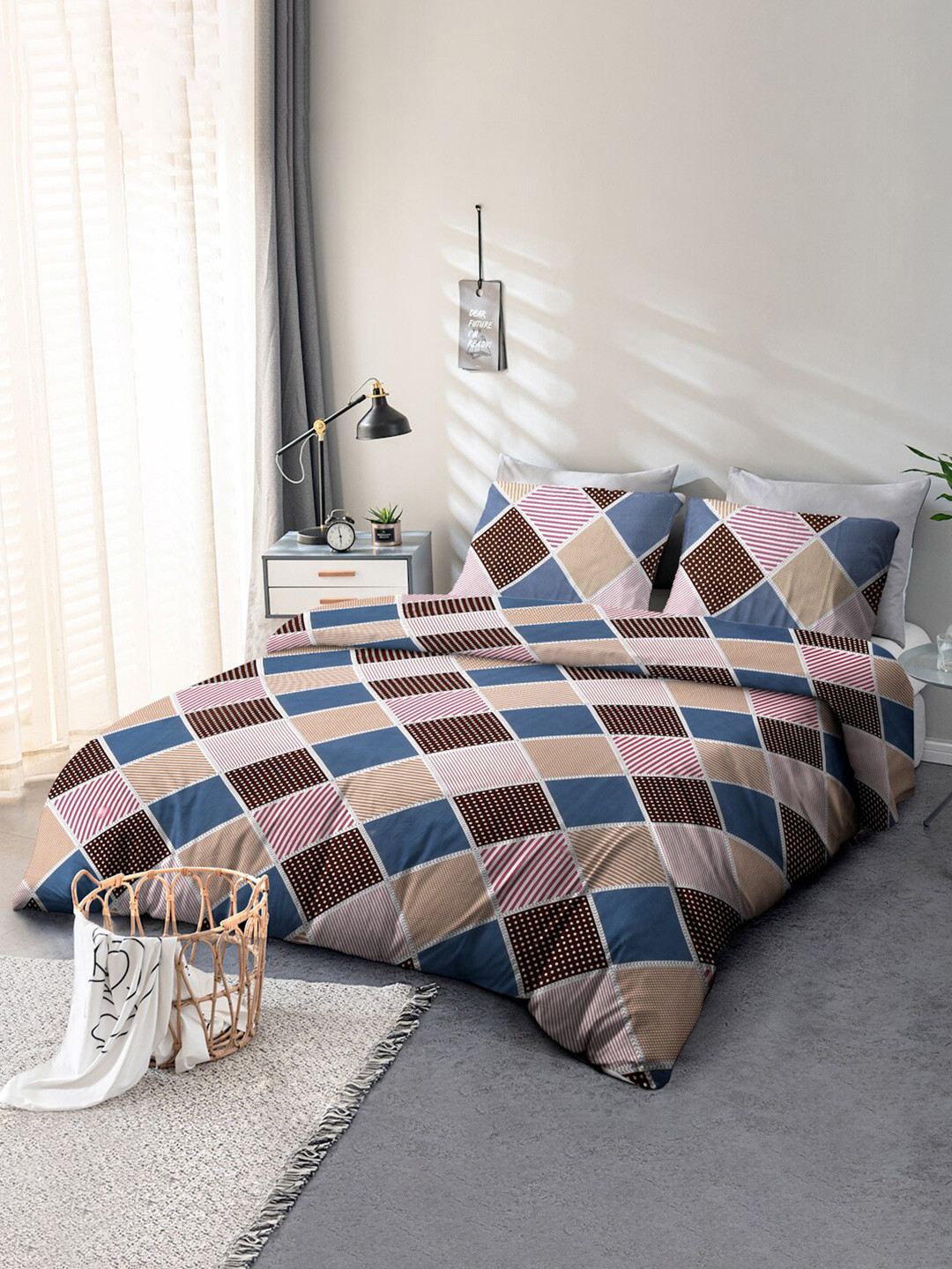 Aura Brown Geometric Microfiber Skin-Friendly 140 TC Queen Bedsheet with 2 Pillow Covers-228 x 254 cm