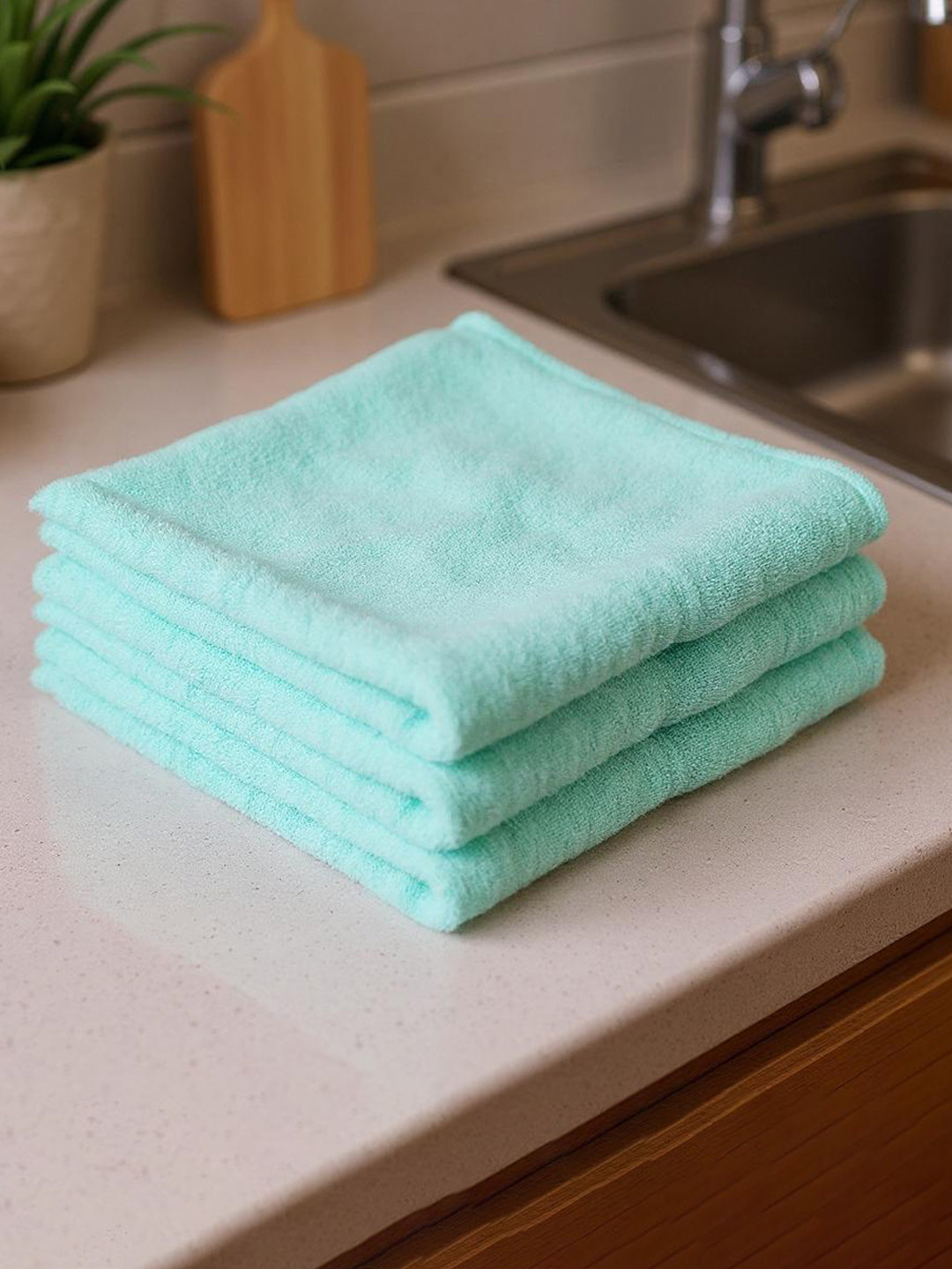 Kuber Industries Green 3 Pieces 400 GSM Microfiber Anti-Bacterial Kitchen Towels