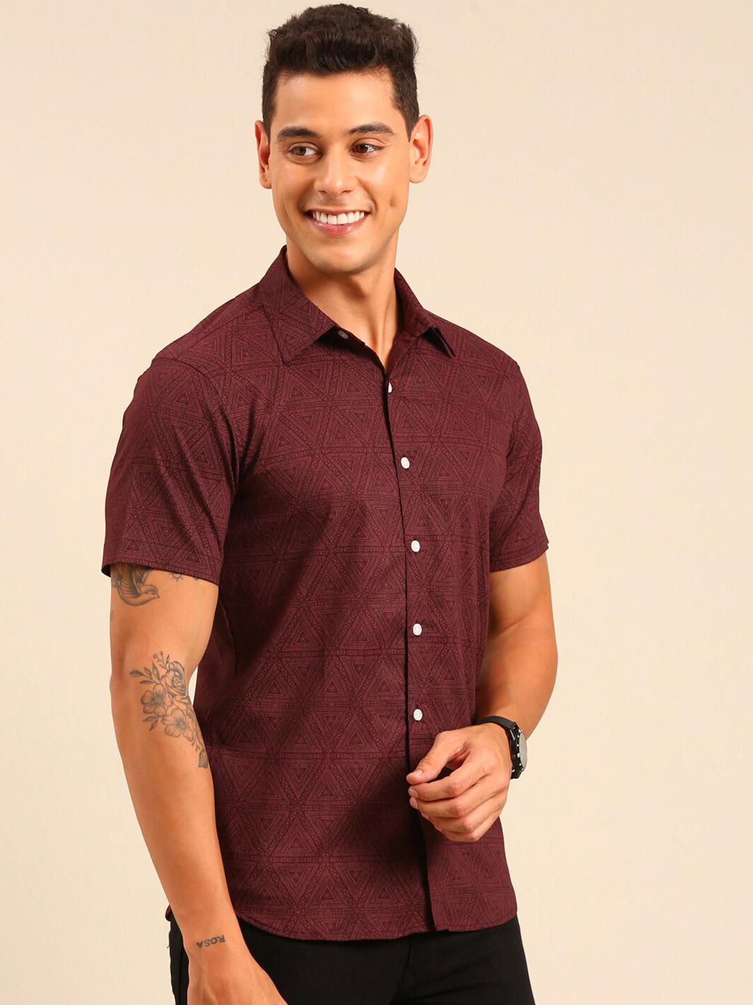 Joven Geometric Printed Cotton Regular Spread Collar Regular Fit Casual Shirt