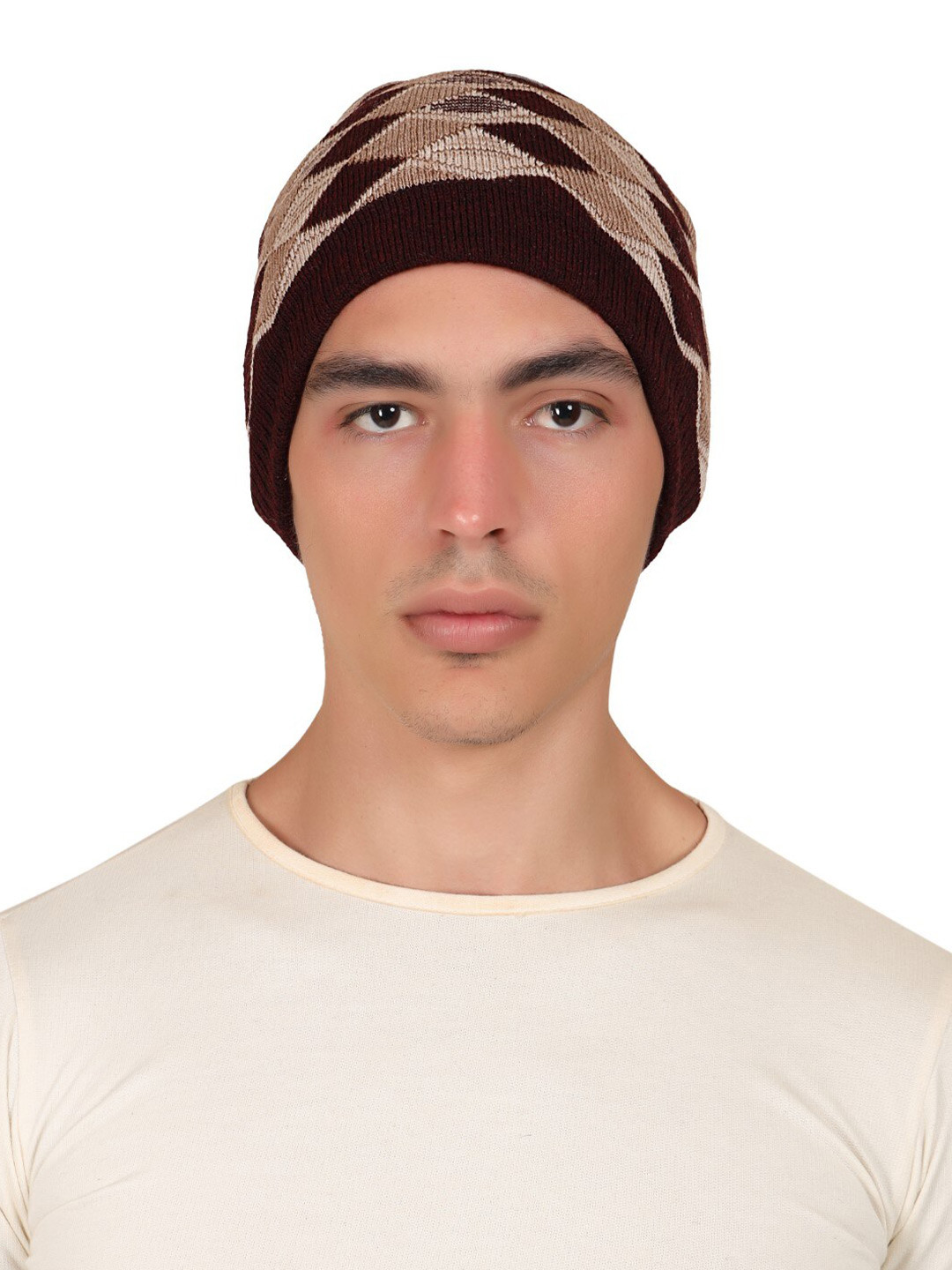 Model Geometric Printed Beanie