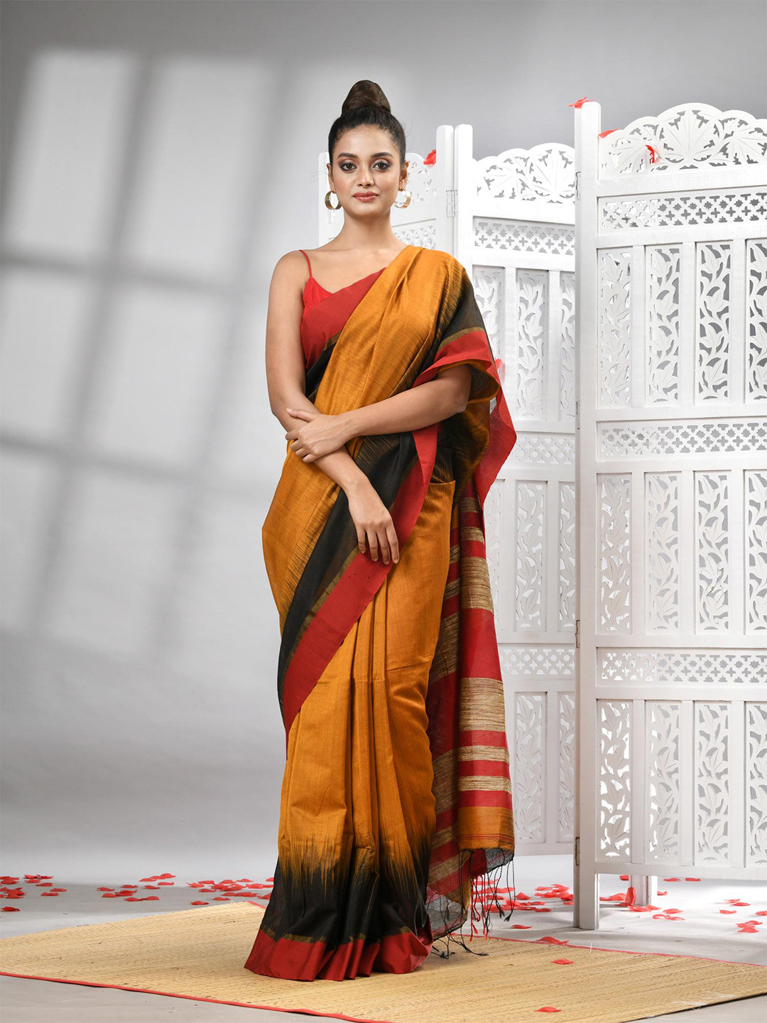 Angoshobha Ombre Woven Design Handloom Saree