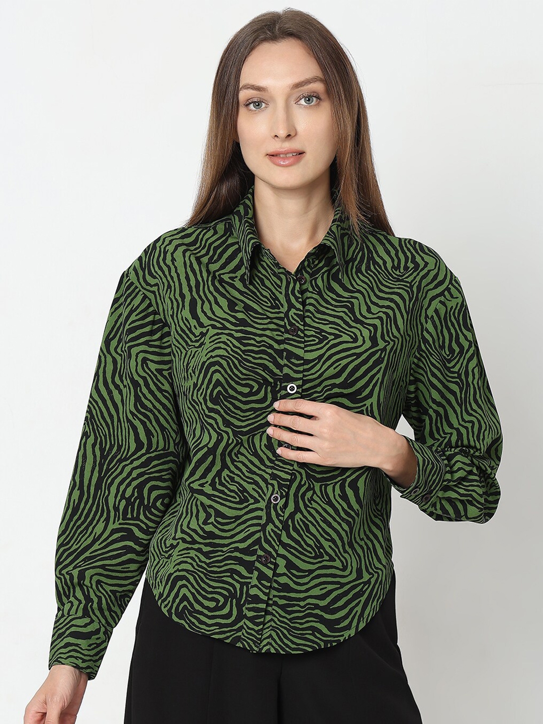 Buy Vero Moda Animal Opaque Printed Spread Collar Casual Shirt - Shirts for  Women 26797030