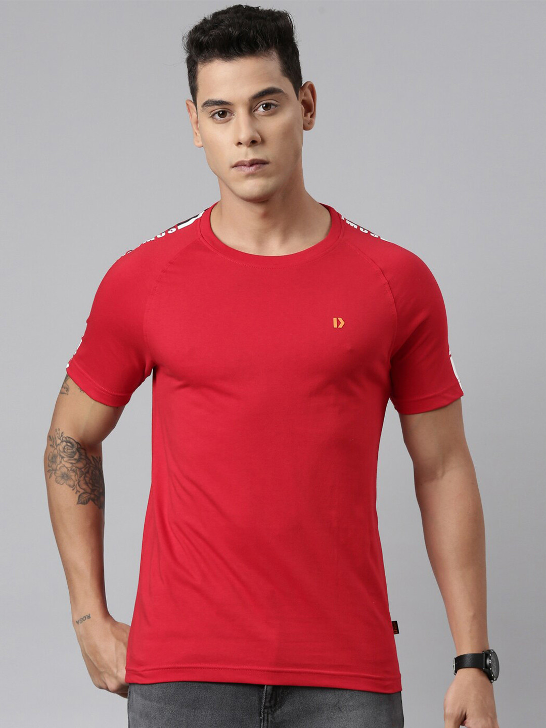 Dixcy Scott Men's Reglan Sleeves Regular Fit Printed on Shoulder Styling T-Shirt (red)
