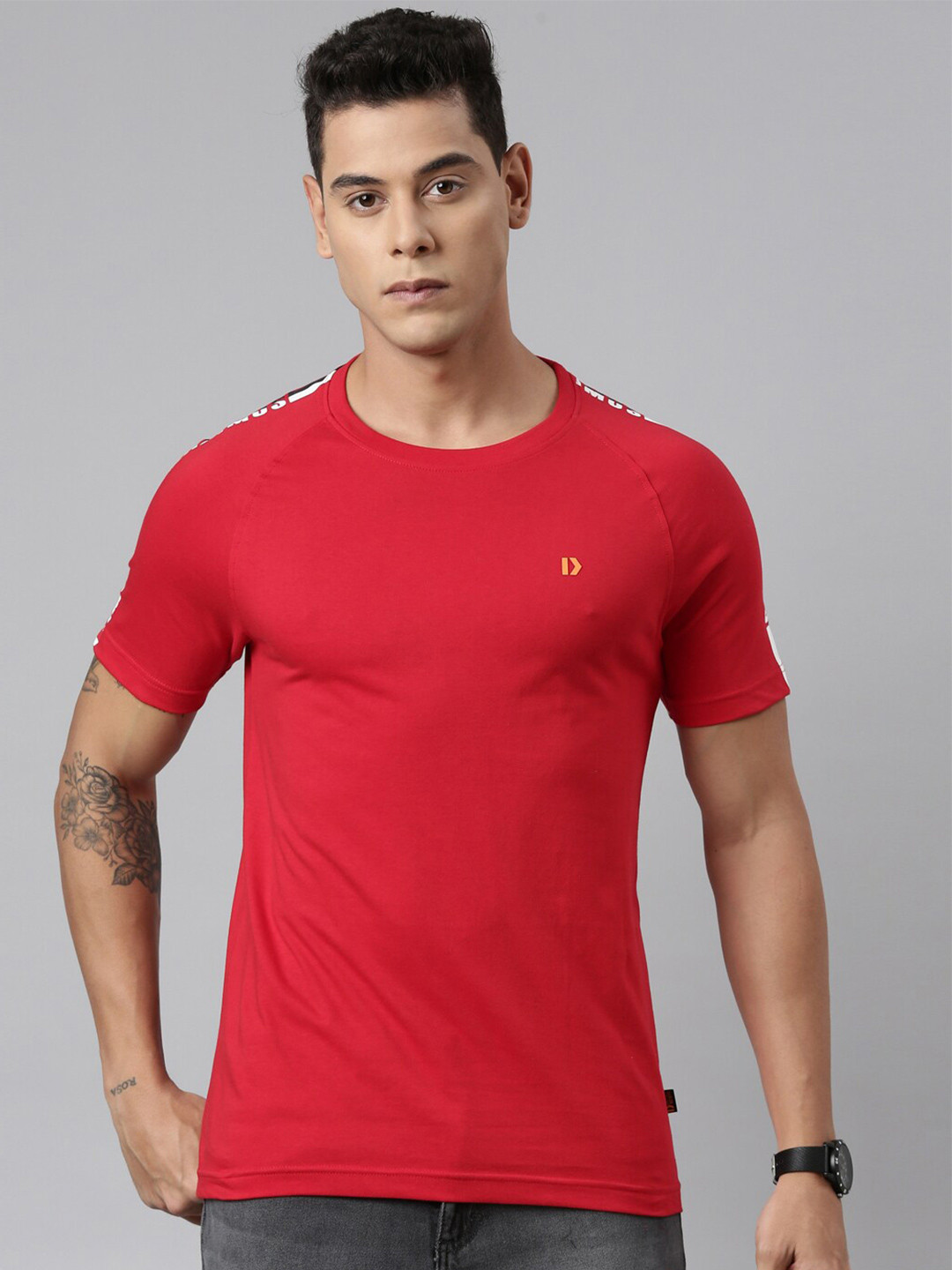 Dixcy Scott Men's Reglan Sleeves Round Neck Printed on Shoulder Styling T-Shirt (red)