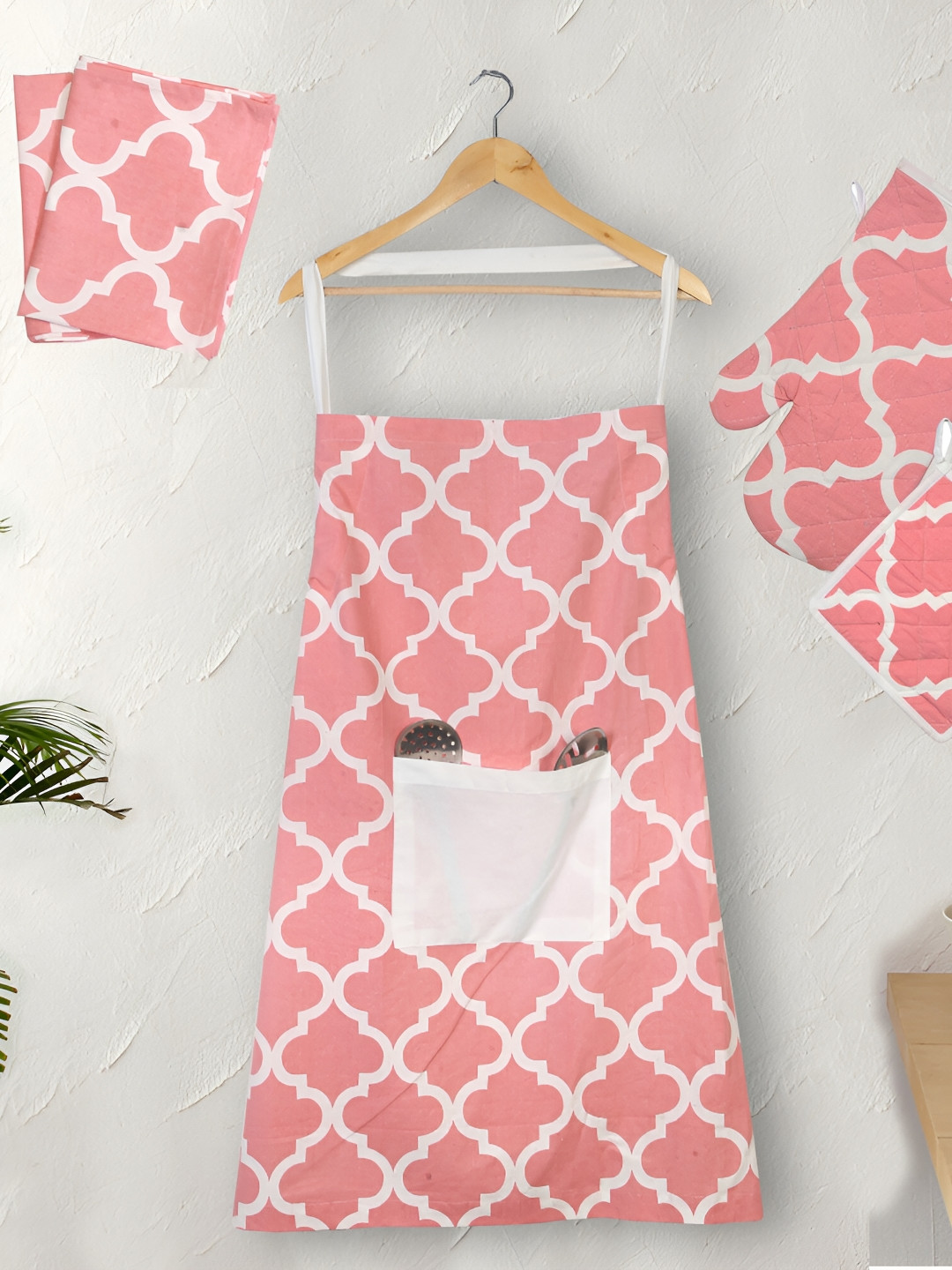 Texstylers Red & White 5 Pieces Geometric-Printed Kitchen Linen Sets