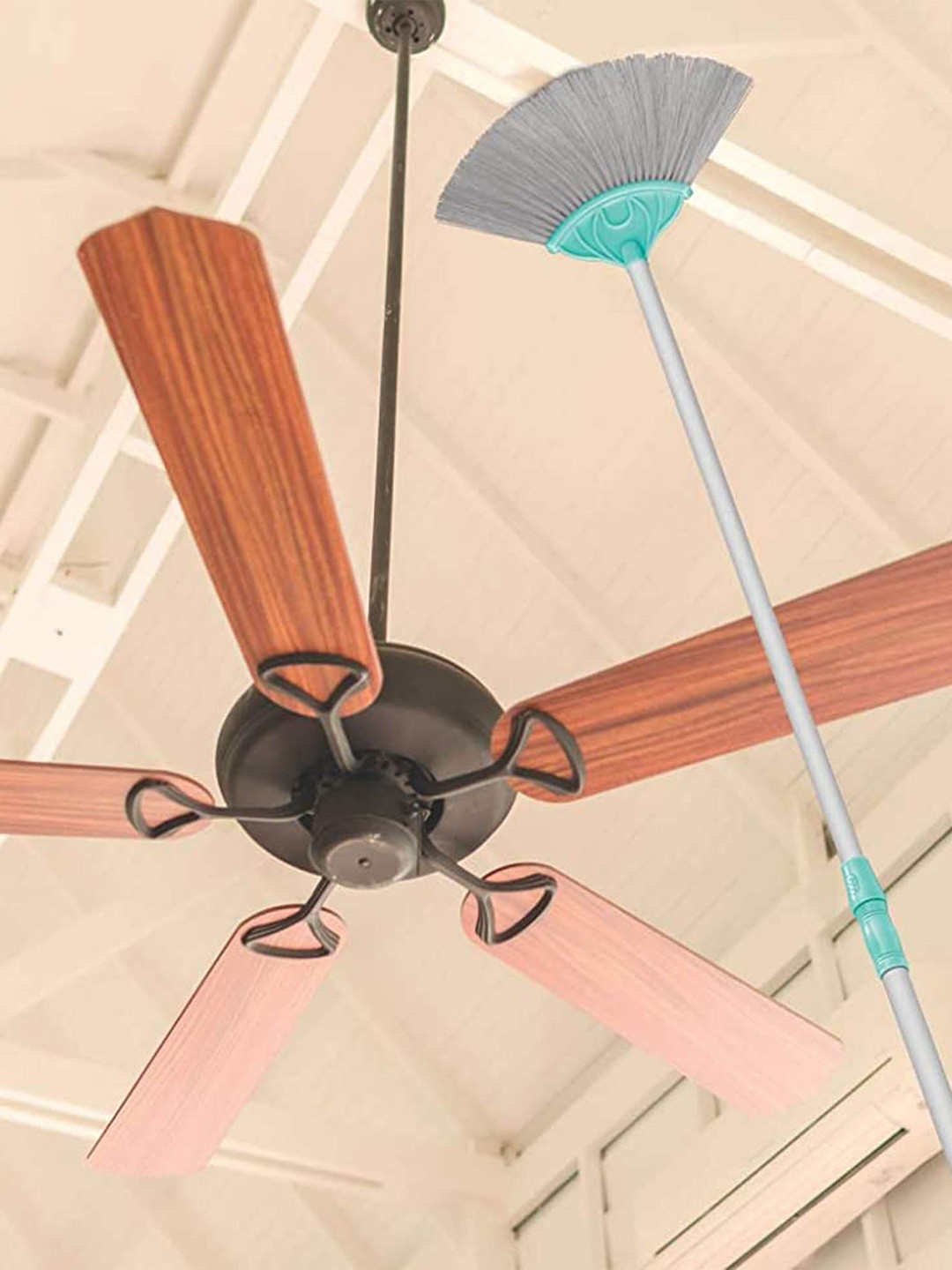 SPOTZERO by MILTON Green Plastic Roof Duster