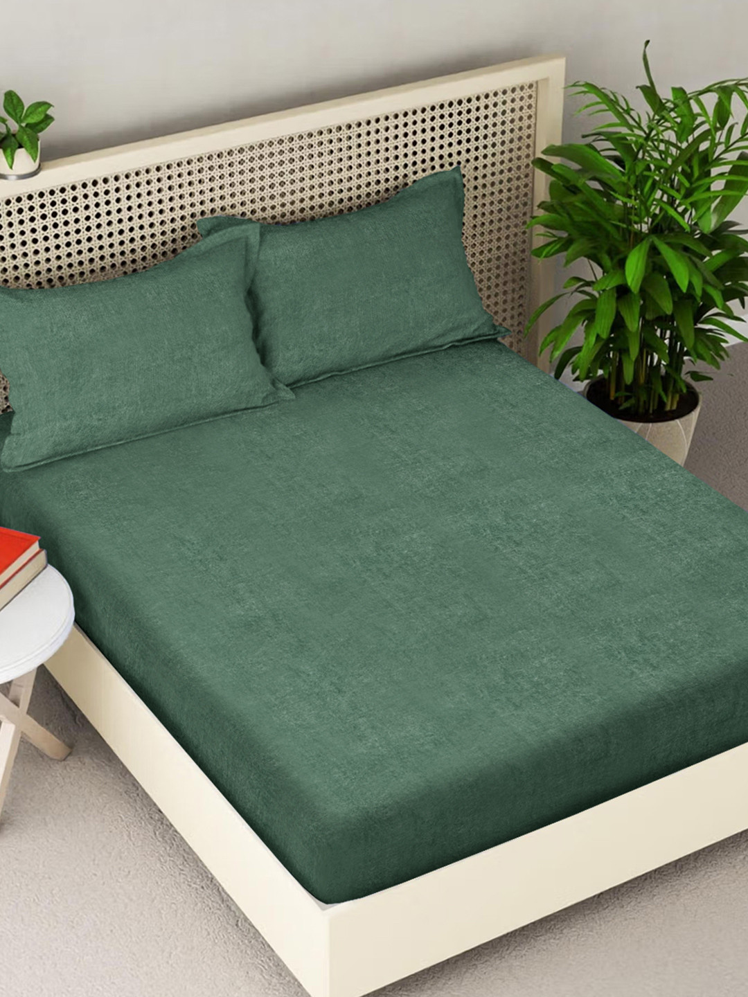 FABINALIV Green Solid Wool 300 TC King Fine Bedsheet with 2 Pillow Covers-250 x 225 cm