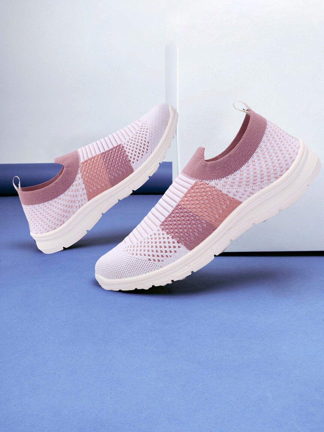 BAESD Girls Textured Lightweight Contrast Sole Slip-On Sneakers