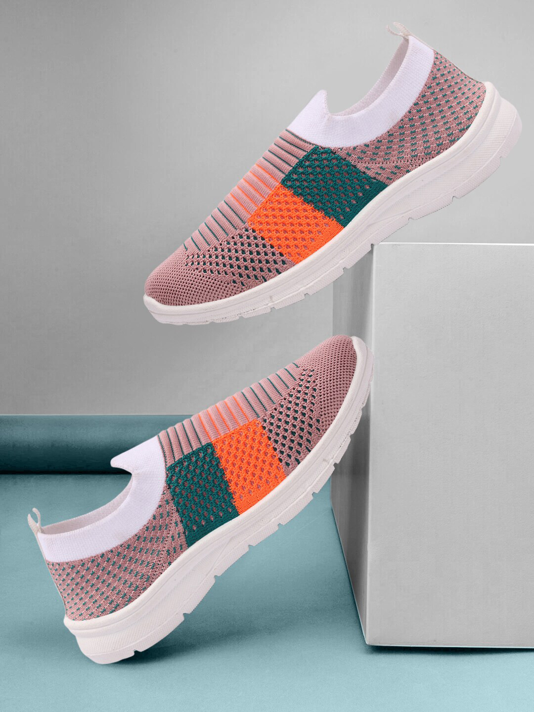 BAESD Girls Textured Lightweight Contrast Sole Slip-On Sneakers