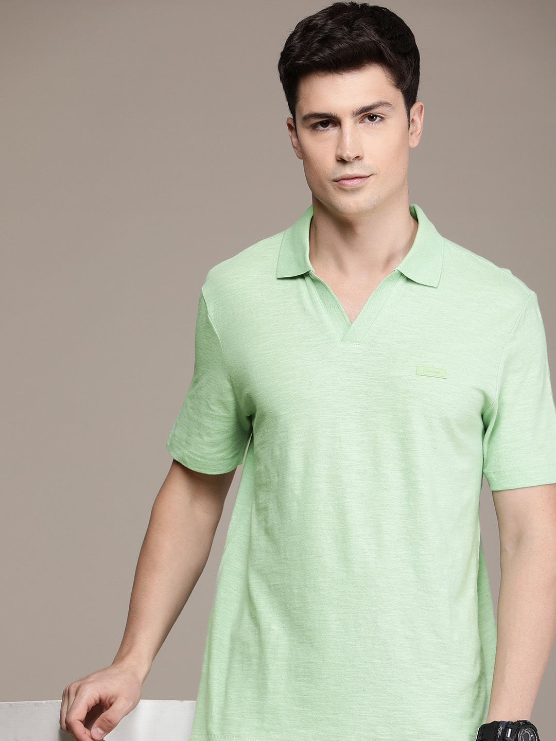 Calvin Klein Jeans Solid Cotton Linen Polo Collar T-shirt