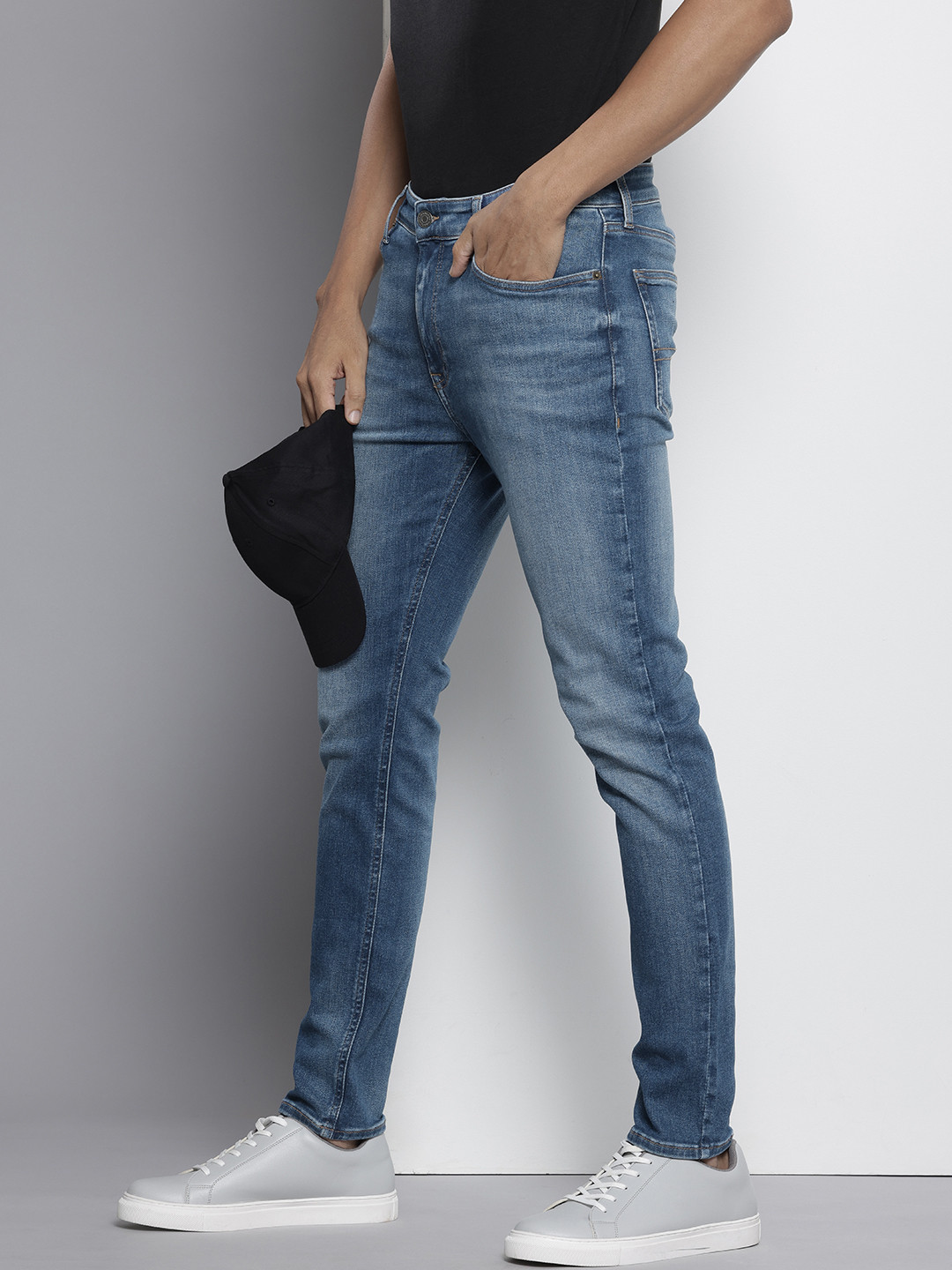 Tommy Hilfiger Men Simon Skinny Fit Light Fade Stretchable Jeans