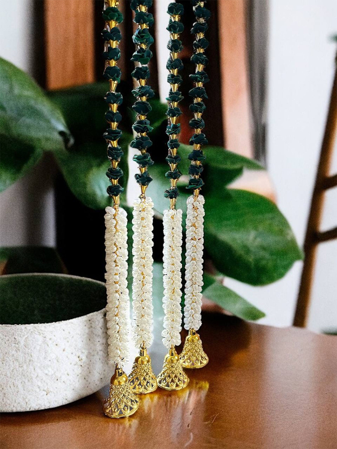 BS AMOR Green & White 4 Pcs Hanging Rose Fern Artificial Flower