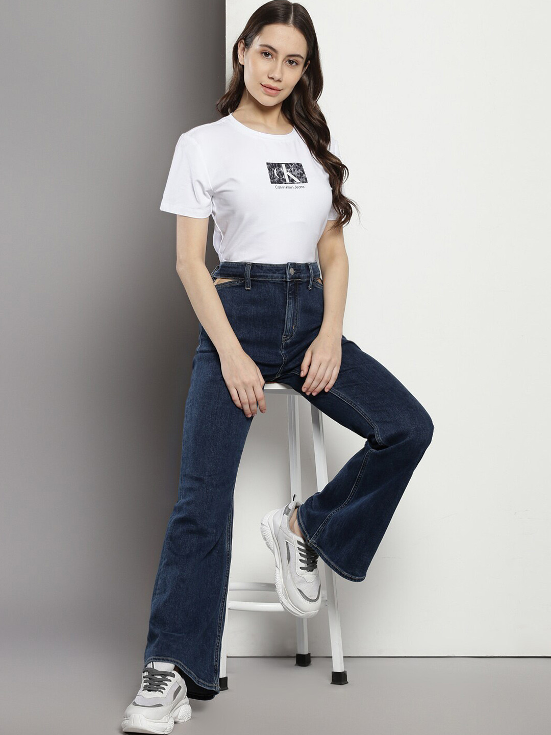 Calvin Klein Women Wide Leg Mid-Rise Dark Shade Clean Look Cotton Jeans