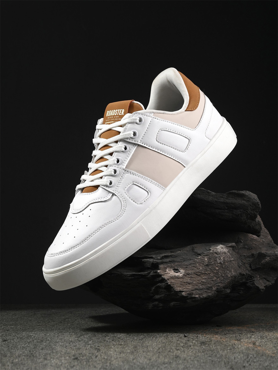 The Roadster Lifestyle Co. Street Surge Collection Men Colourblocked Lace-Ups Sneakers