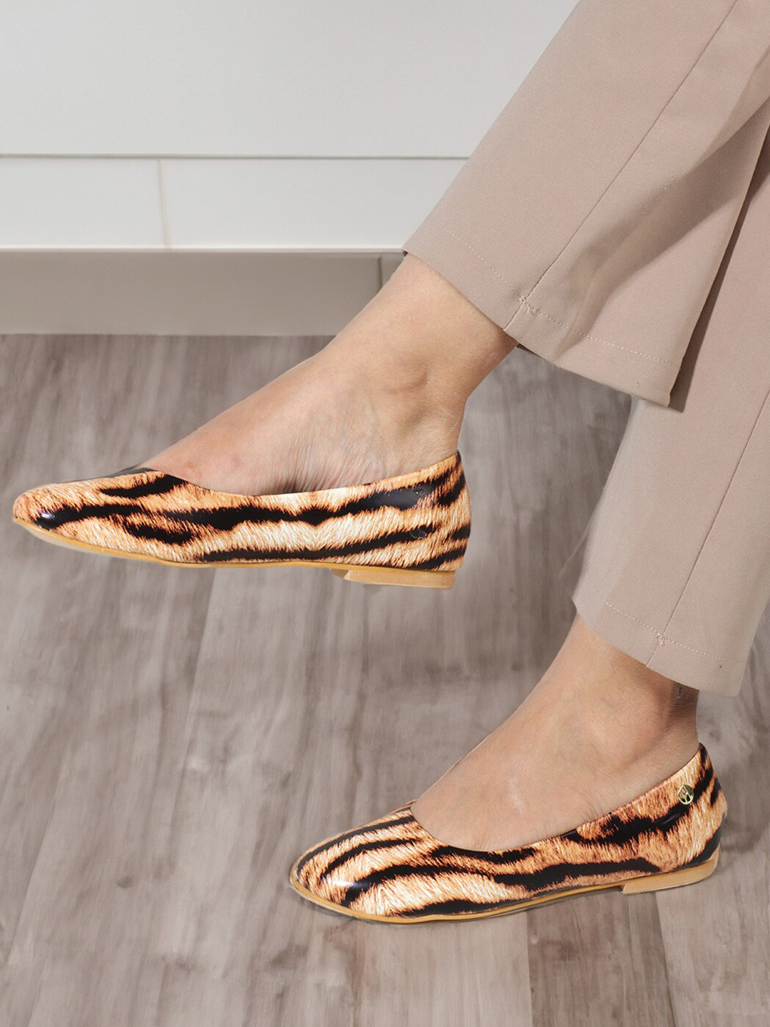 ELLE Animal Printed Round Toe Slip-On Ballerinas