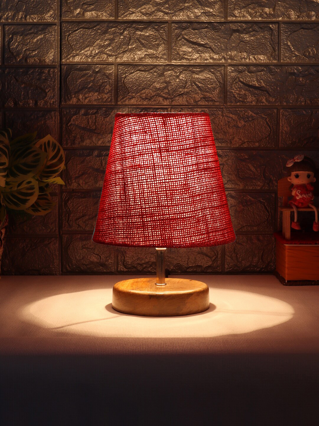Devansh Maroon Textured Table Lamp