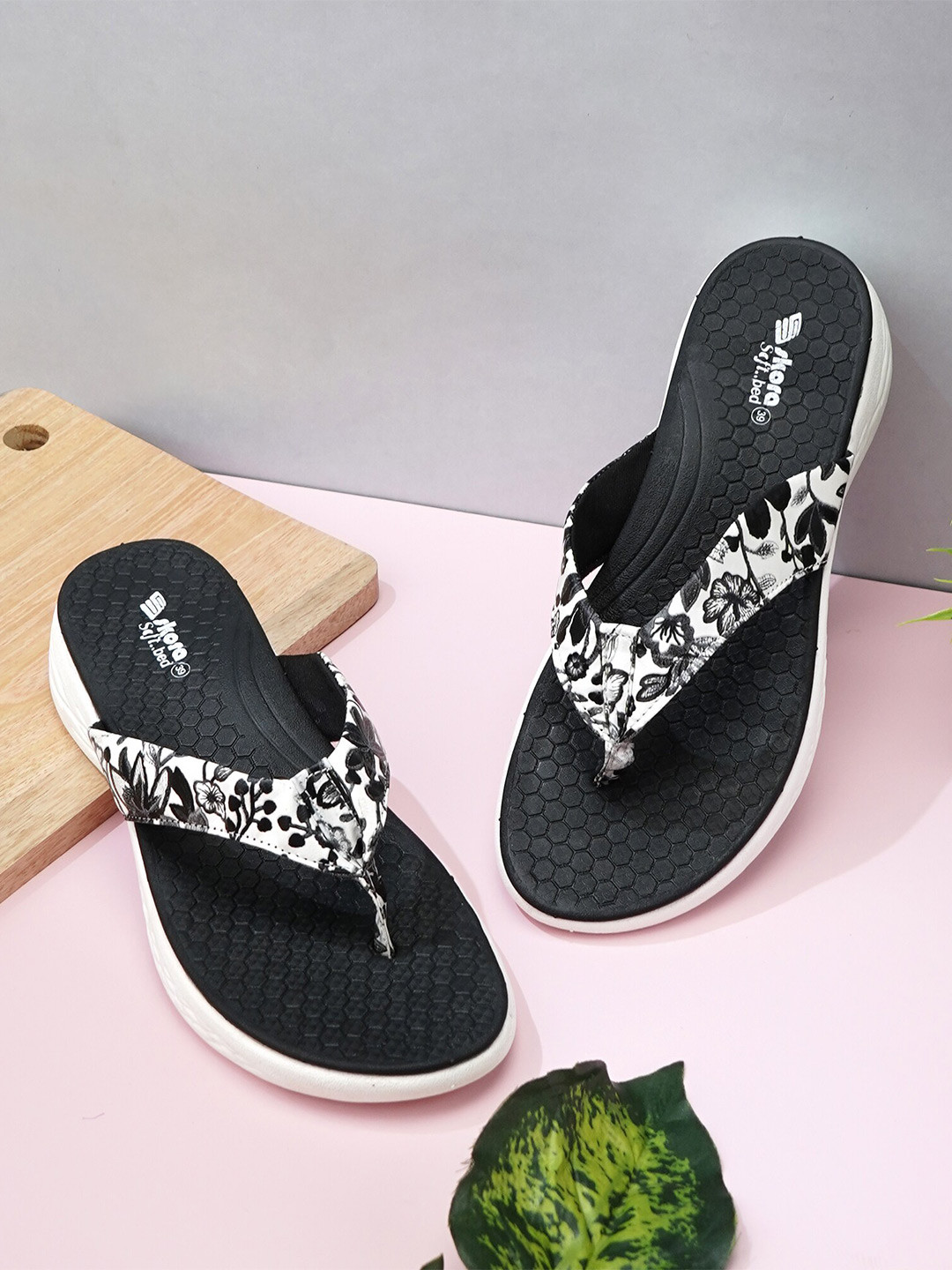 SKORA Women Printed Thong Flip-Flops