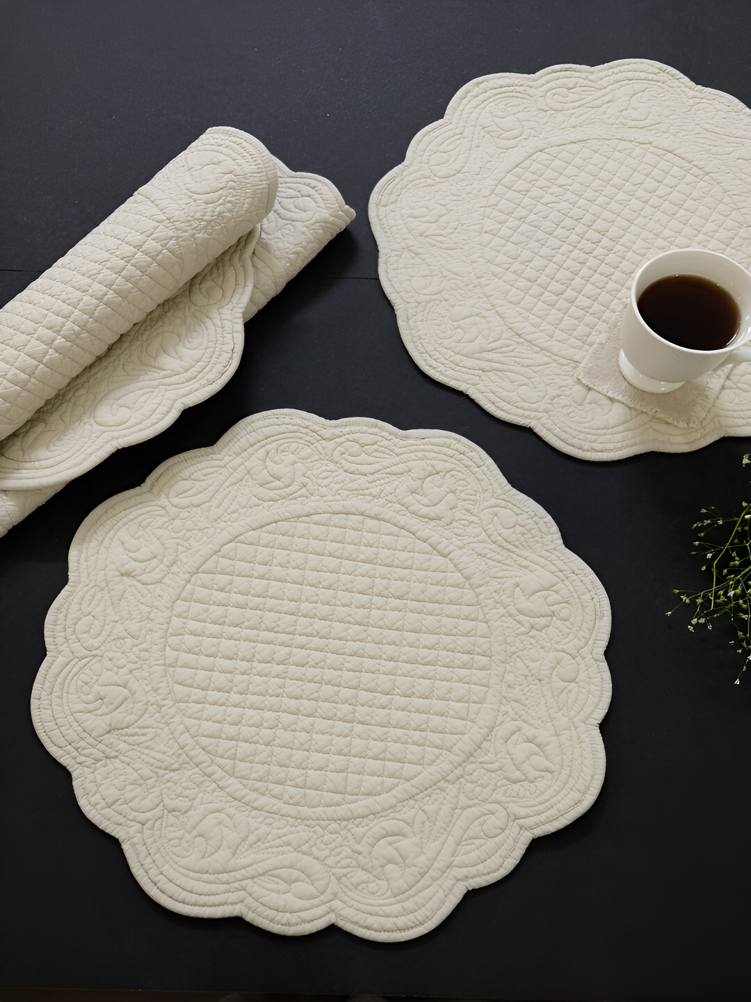 DESIGN GAATHA Beige 2 Pieces Floral Pattern Pure Cotton Quilted Round Table Placemats