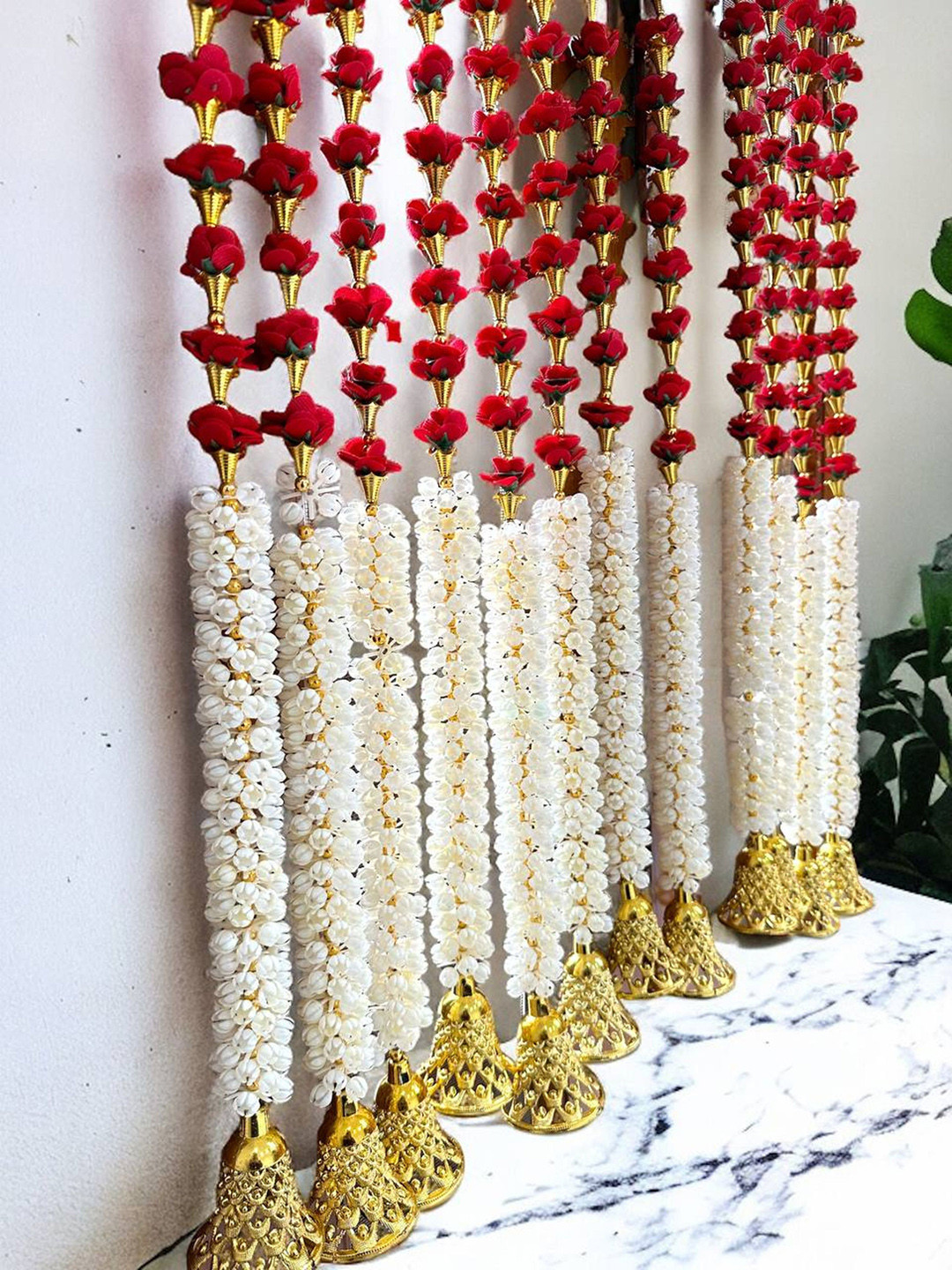 BS AMOR Red & White 6Pcs Artificial Flower Wall Hanging Toran