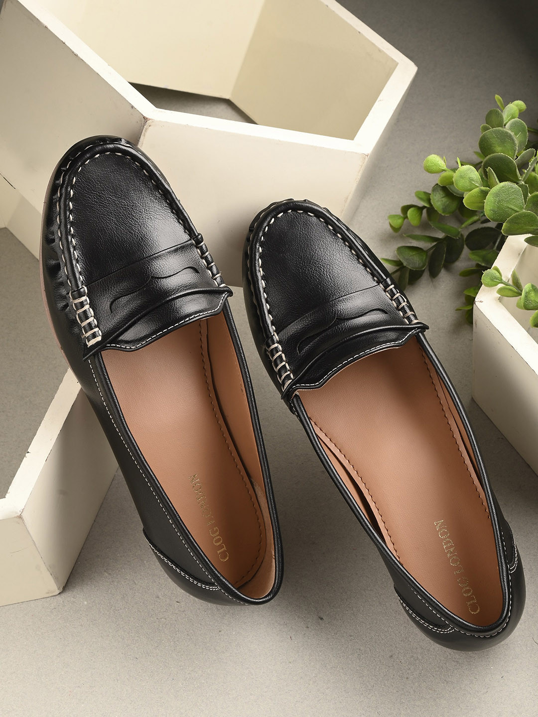 CLOG LONDON Women Round Neck Slip On Penny Loafers