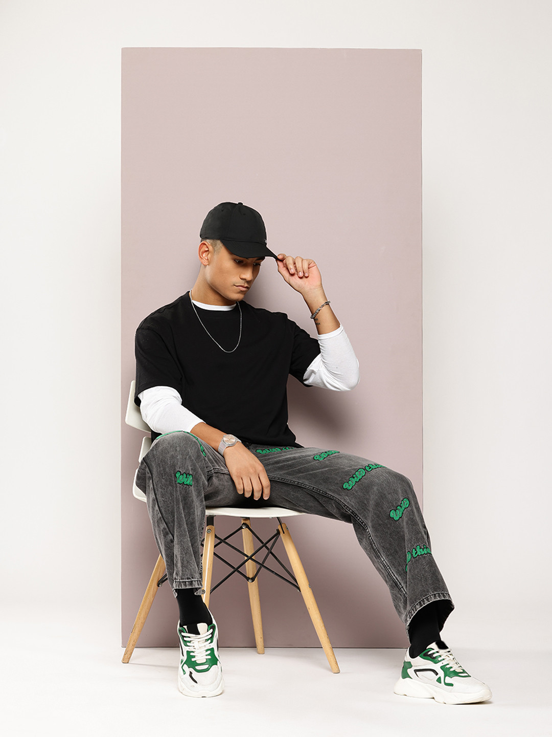 Kook N Keech Men Light Fade Cotton Embroidered Relaxed Fit Jeans