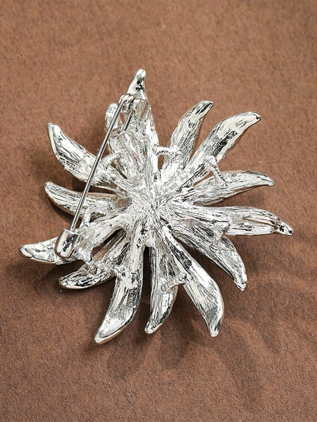 SYGA Flower Charm Brooch