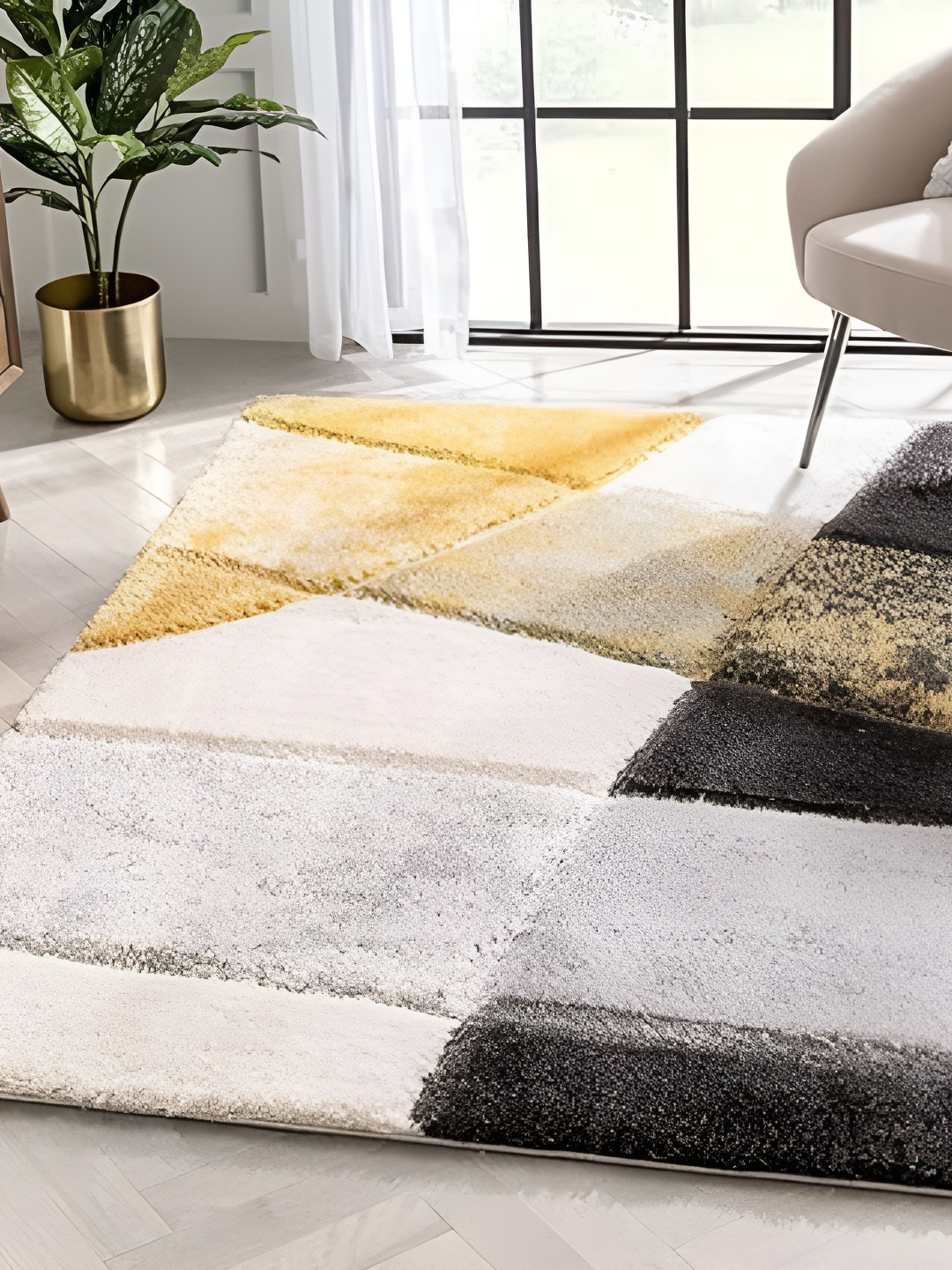 Shopgallery Gold-Toned & Black Geometric Anti-Skid Shaggy Carpet