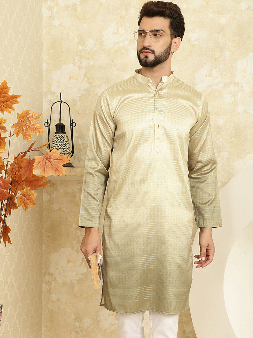 SOJANYA Men Gold-Toned Cold-Shoulder Sleeves Jacquard Kurta