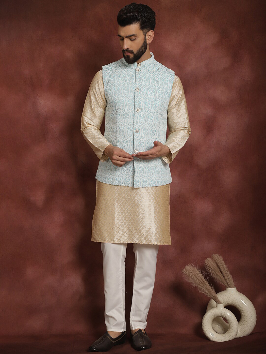Anouk Ethnic motifs embroidered Mandarin Collar Long Sleeves Kurta Set
