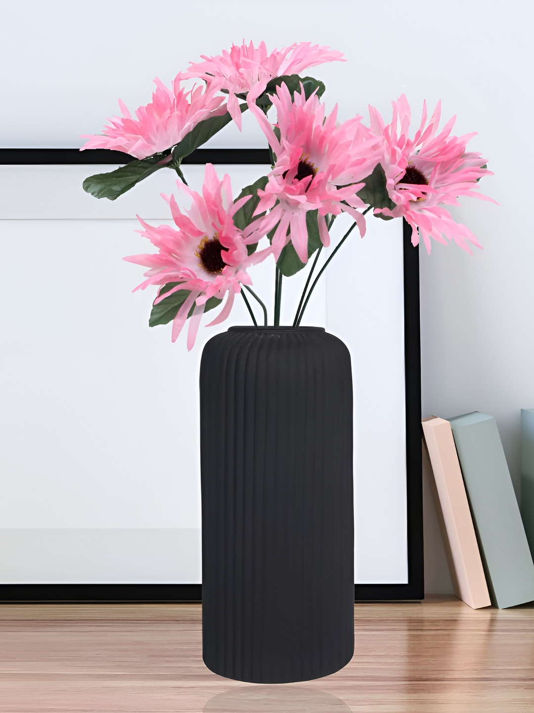 LASAKI Black Textured Flower Vase