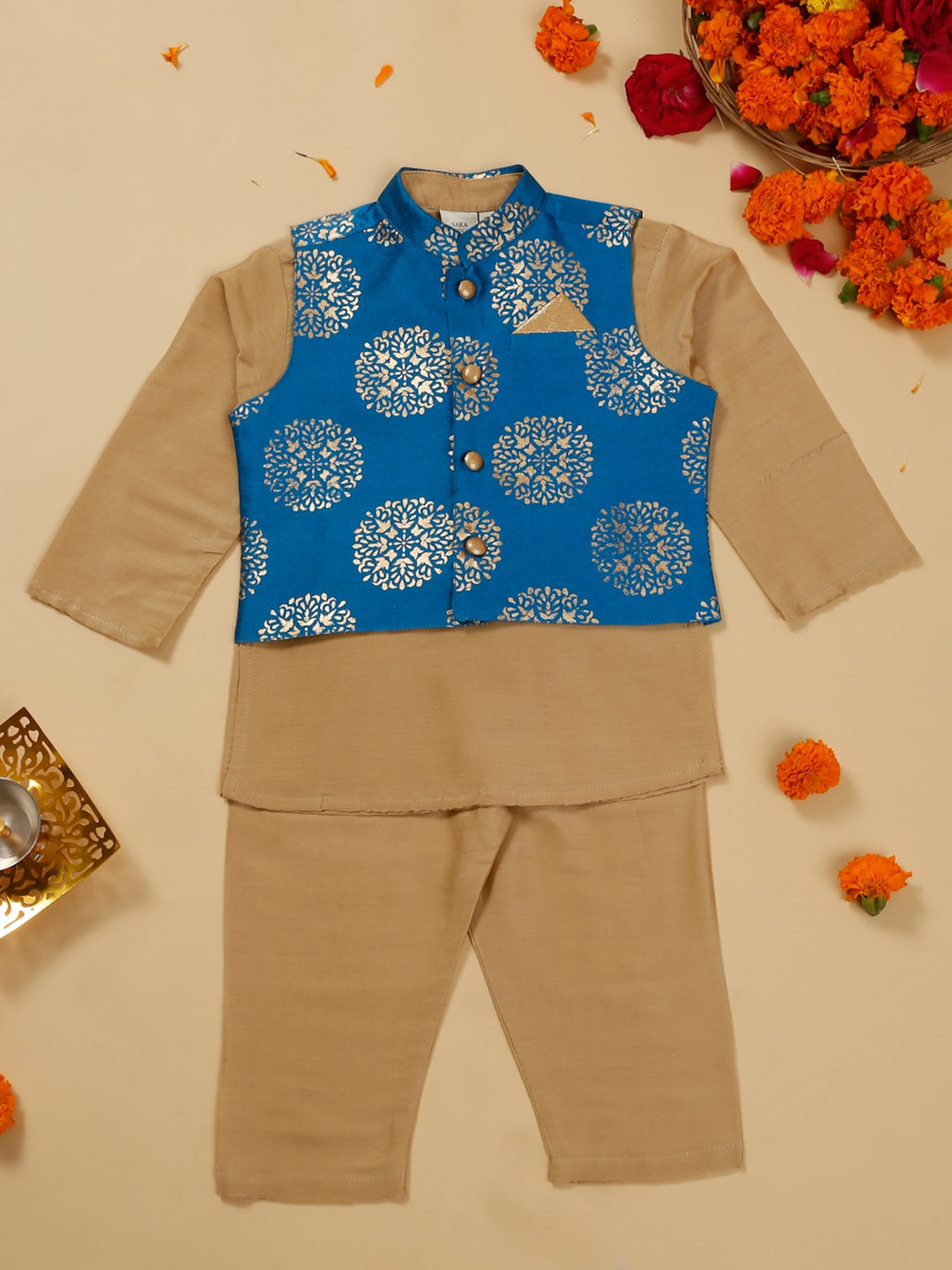 SAKA DESIGNS Boys Ethnic Motifs Straight Kurta with Pyjama & Jacket