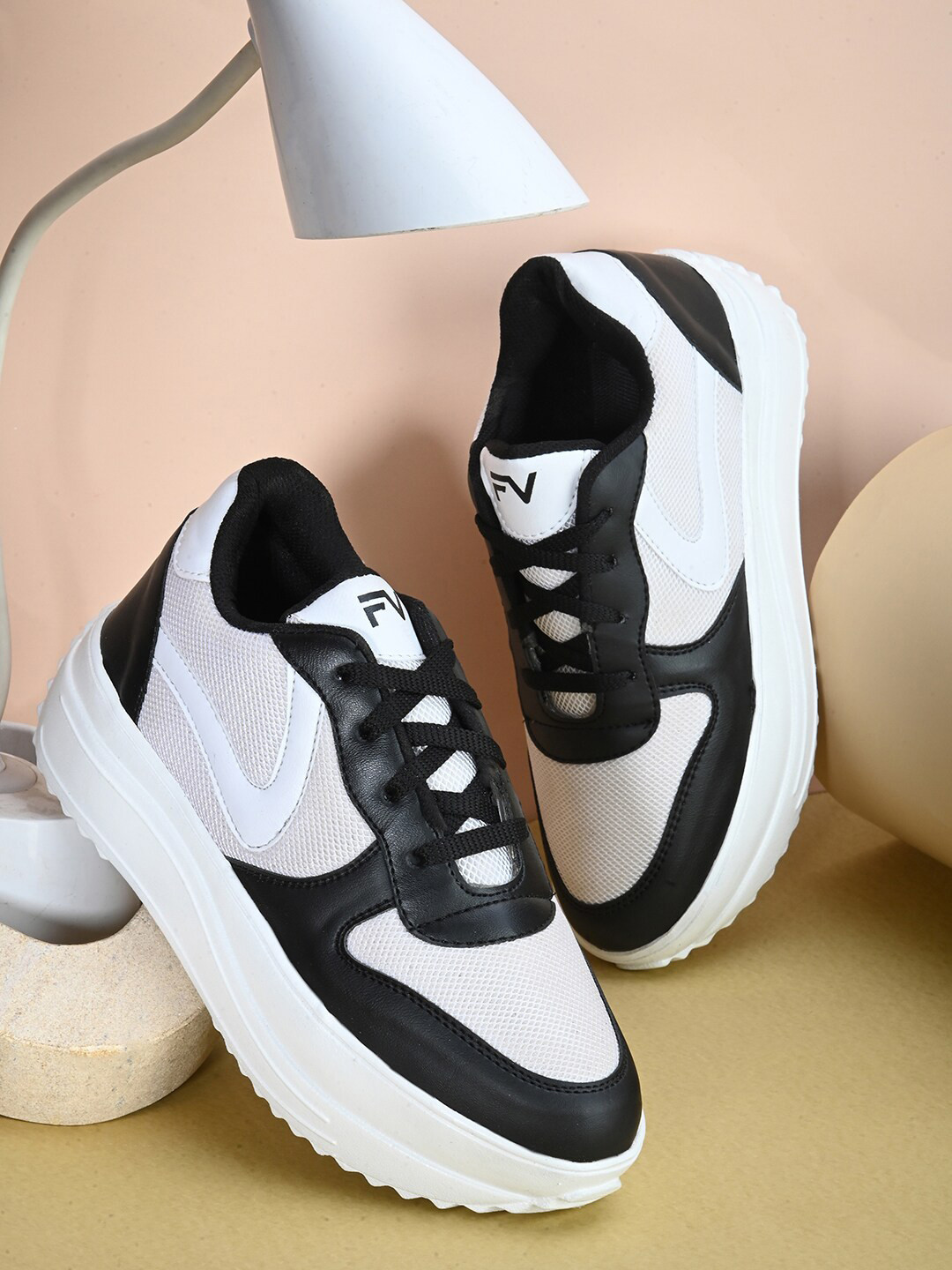 Fashion Victim Women Colourblocked Orthotic Friendly Lace Up Sneakers