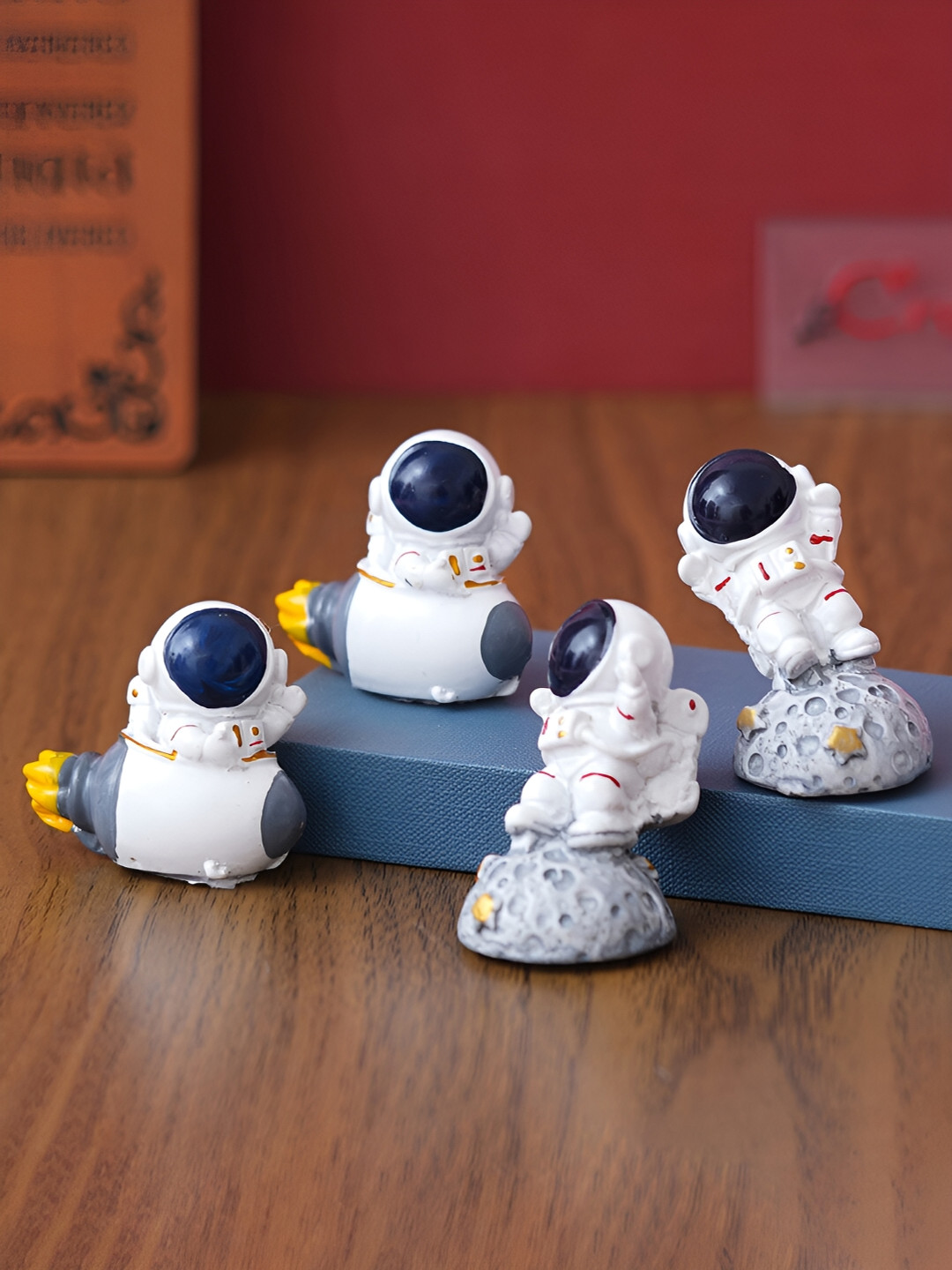 eCraftIndia White 4 Pieces Astronaut Statues Spaceman Figurines Decorative Showpieces