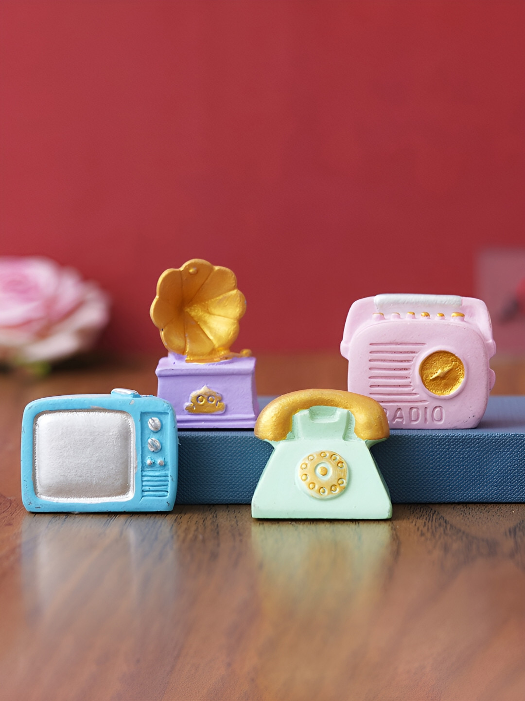 eCraftIndia Pink Polyresin Matte Living Room Set of 4 Medium Showpieces - 1.4 Inches