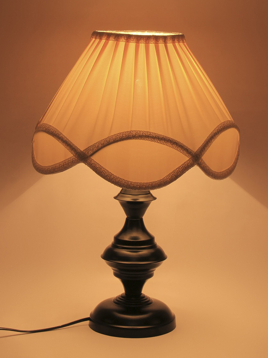 Devansh Off White and Black Vinatge Cotton Iron Table Lamps