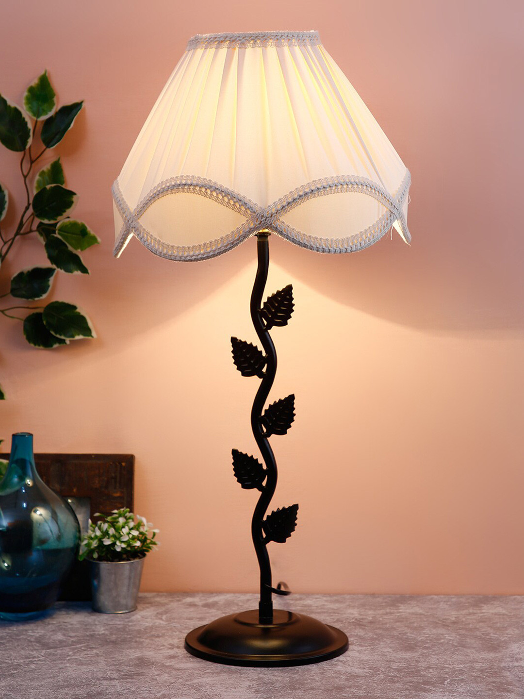 Devansh Off White and Black Vinatge Shade Iron leaf Table Lamps