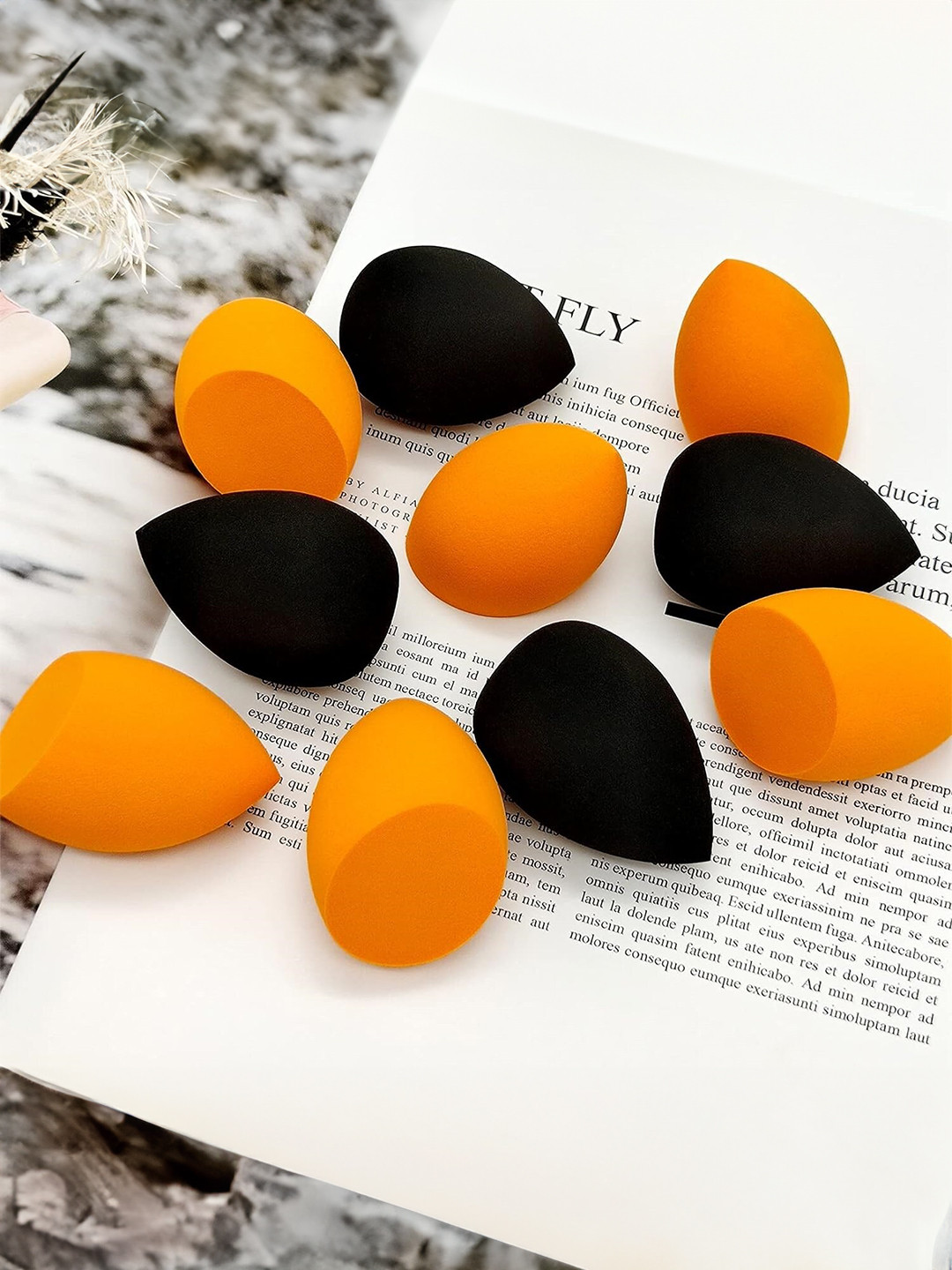 FEELHIGH Professional Set Of 12 Makeup Blender Sponges With Mini Sponge - Orange & Black