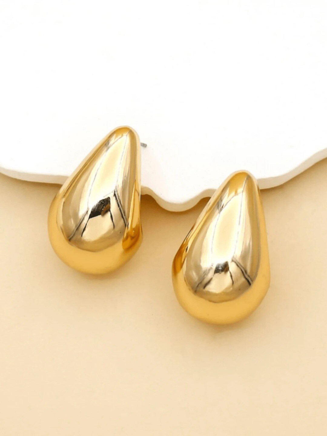 FIMBUL Gold-Plated Teardrop Shaped Studs Earrings