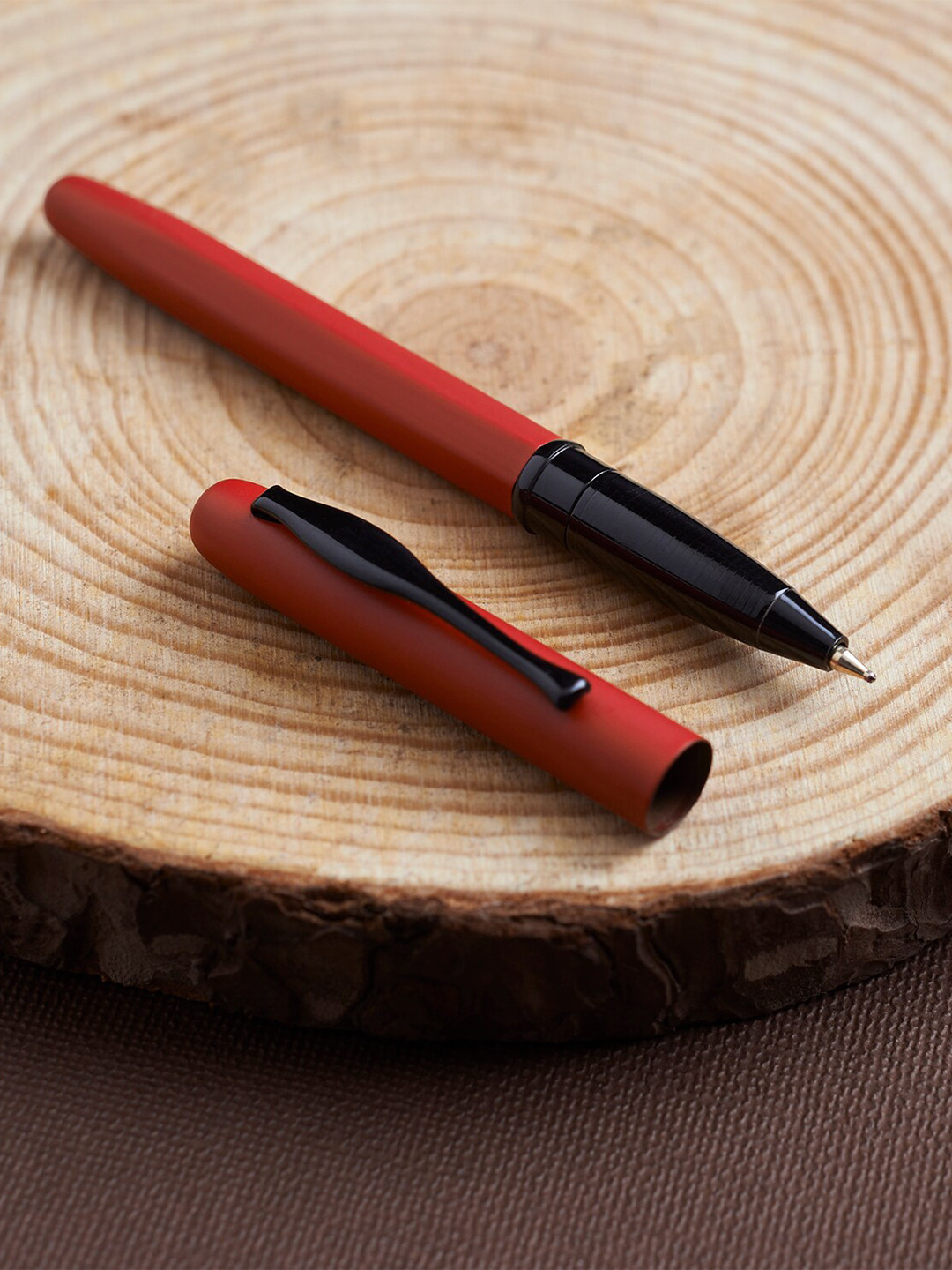 Carlton London Magnetic Closure Mini Pens