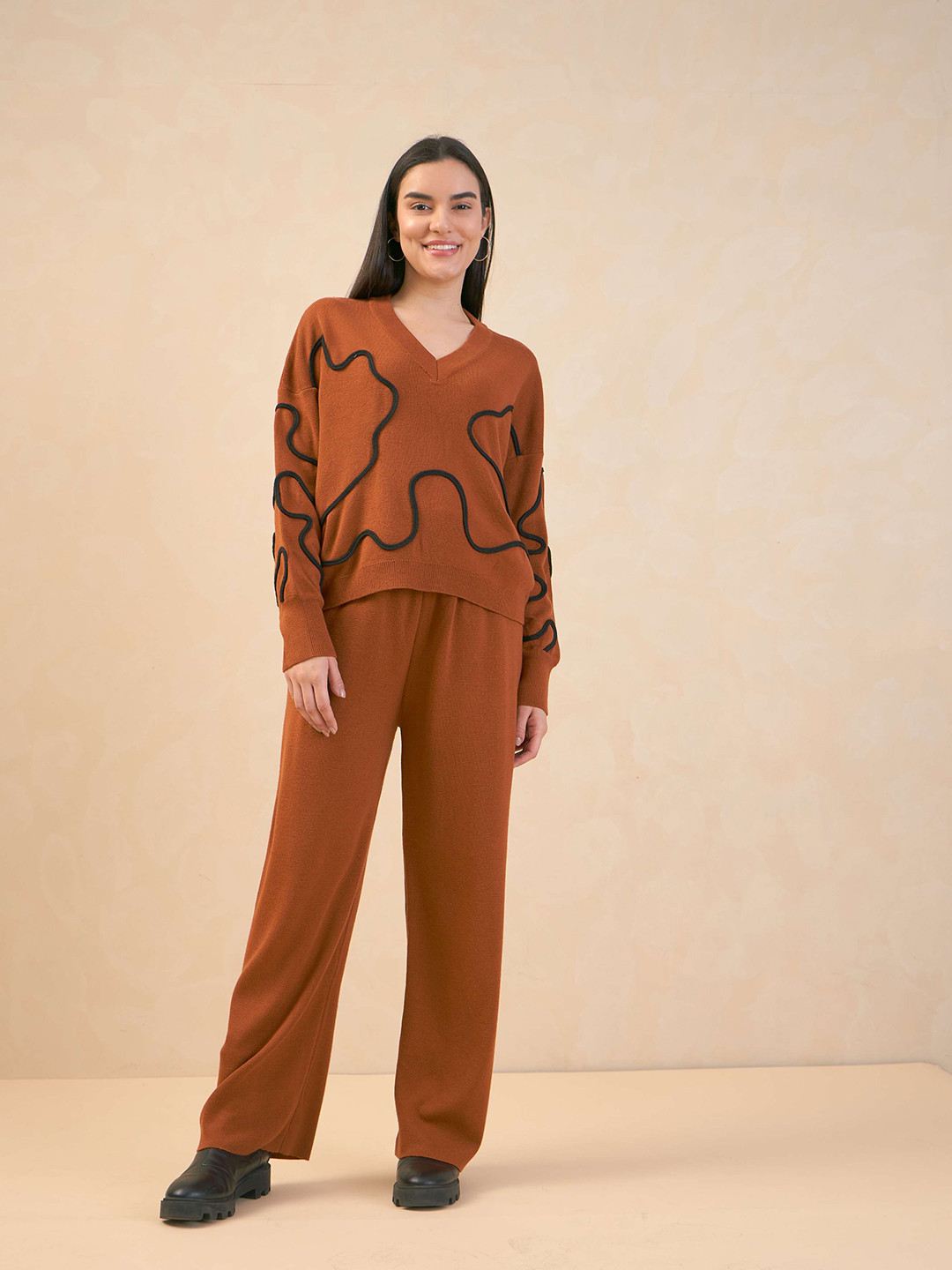 SALT ATTIRE Embroidered V-Neck Co-Ords