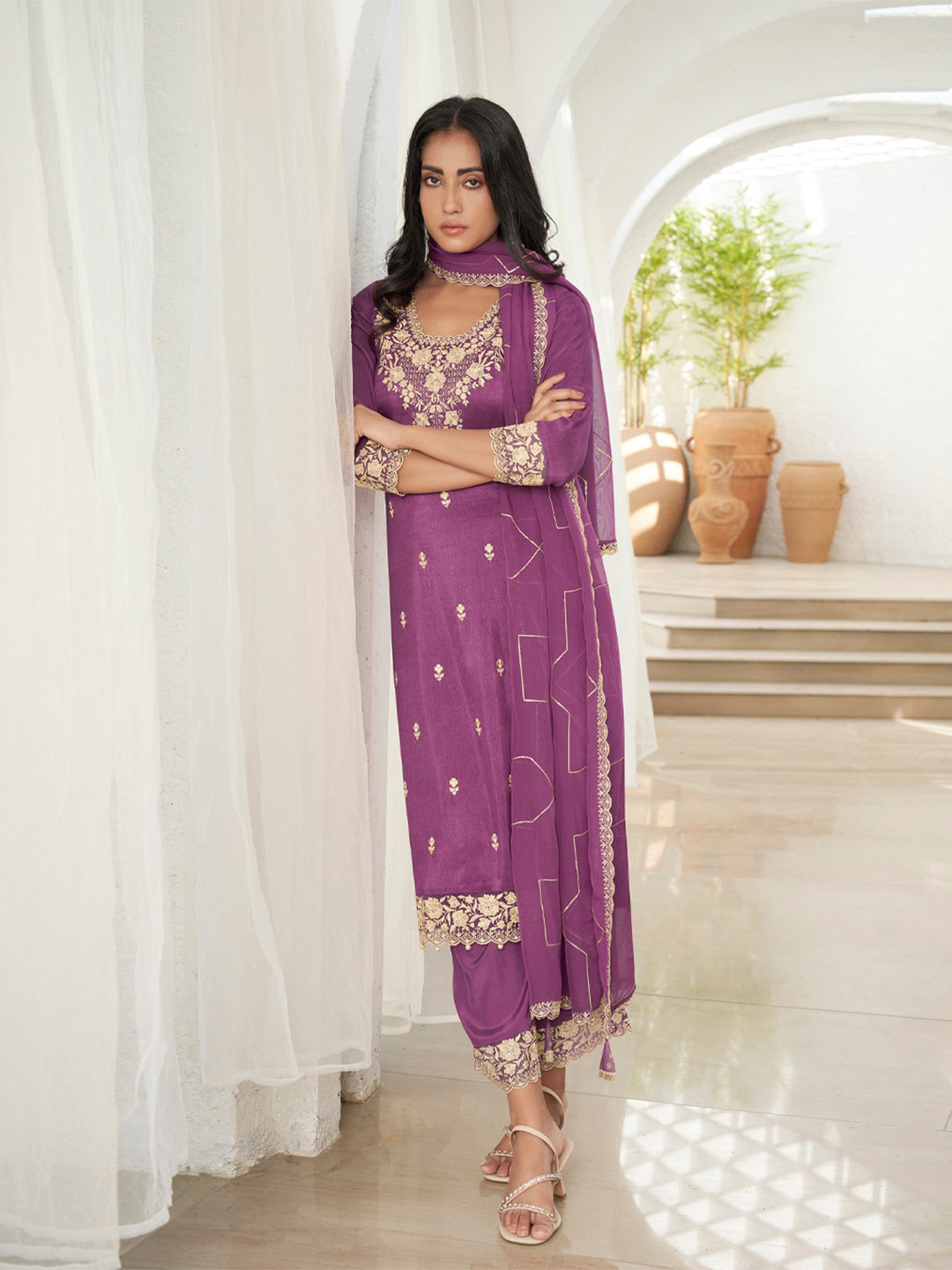 Seerat Round Neck Ethnic Motifs Embroidered Regular Thread Work Pure Silk Kurta Set