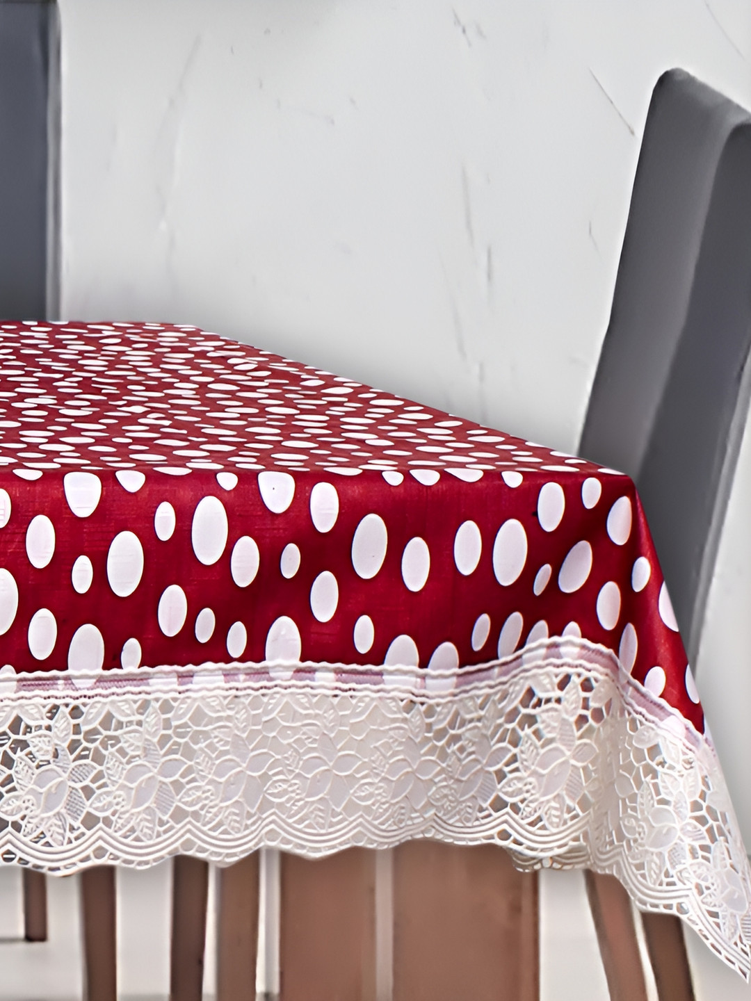 Stylista Red & White Geometric Printed Waterproof Rectangle 12-Seater Table Cover