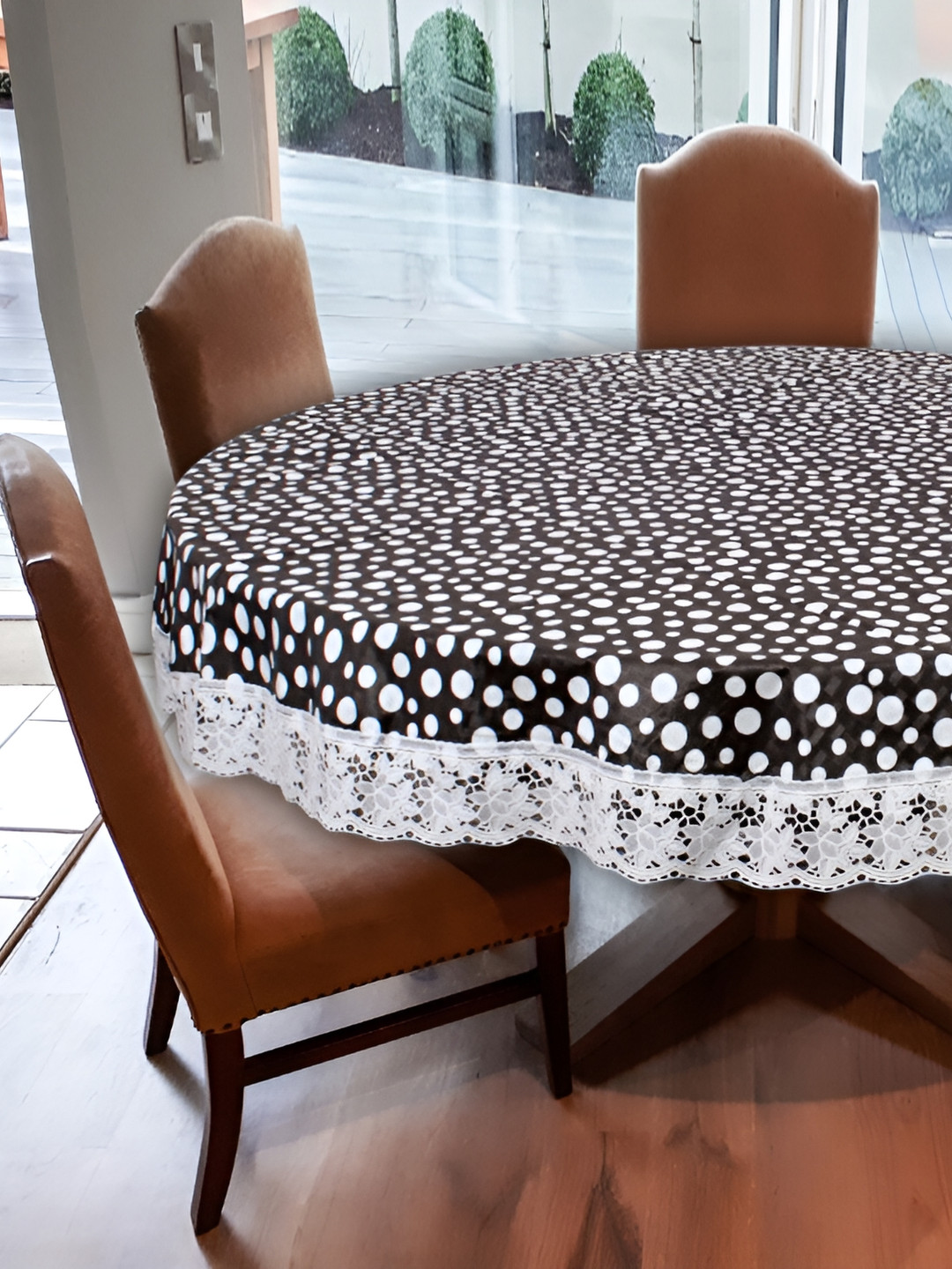 Stylista Black & Wite Polka Dots Printed Waterproof Round 6-Seater Table Cover