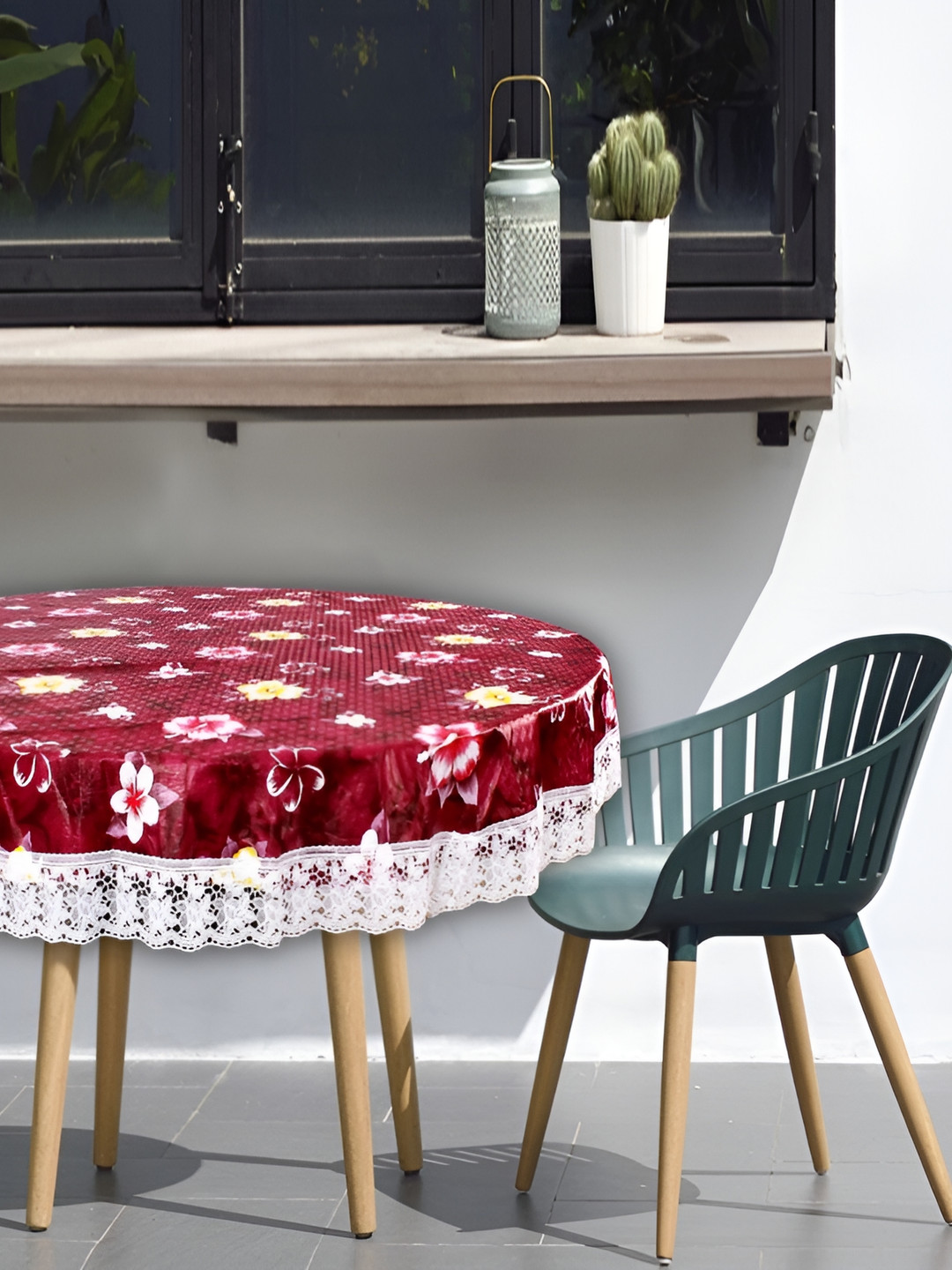 Stylista Red Waterproof Round 2-Seater Table Cover