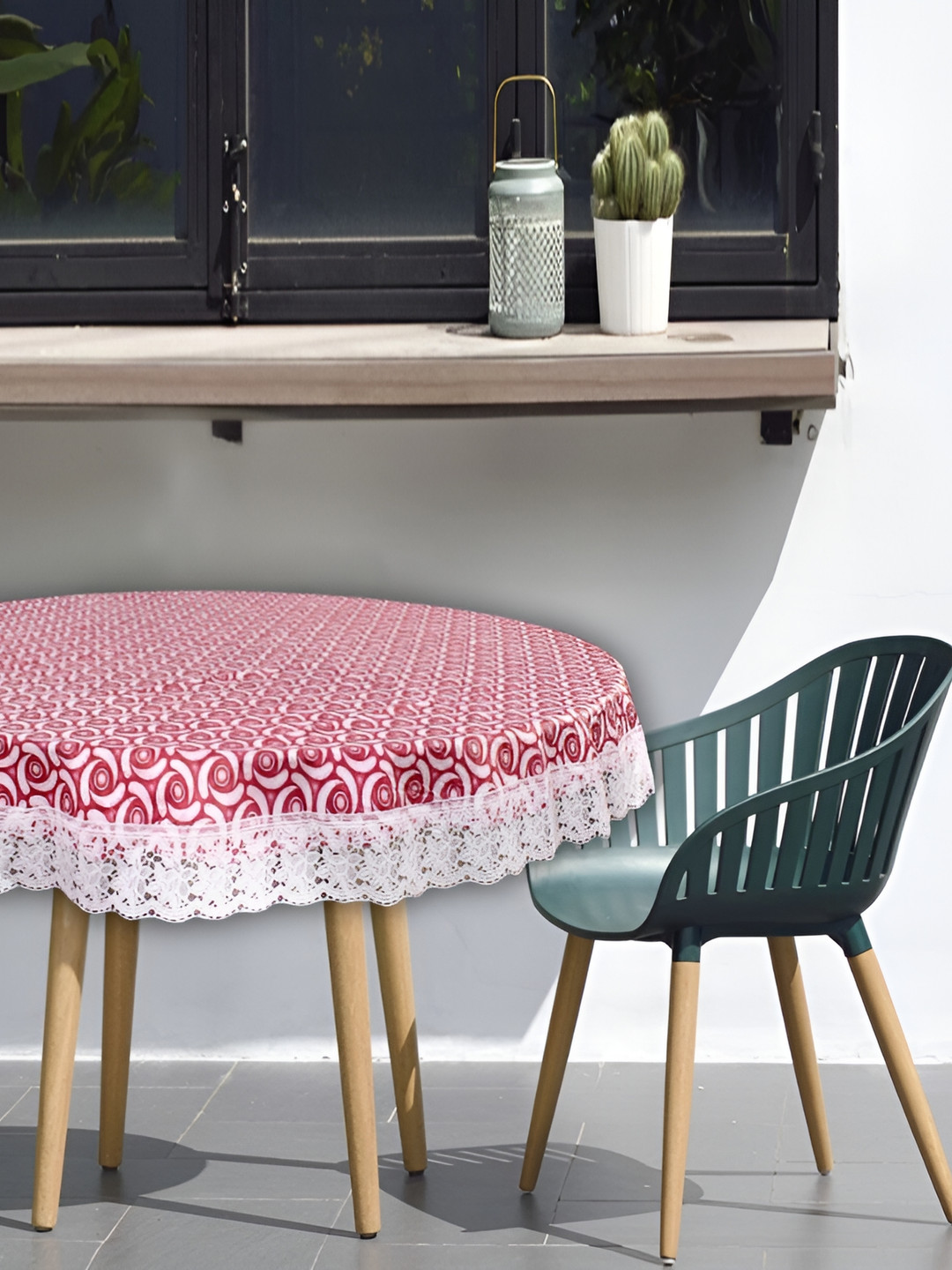 Stylista Red & White Round Waterproof 2-Seater Table Cover
