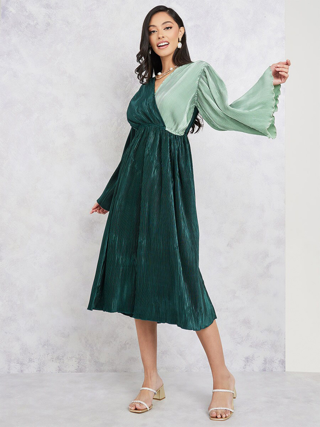 Styli Textured Flared Sleeve A-Line Midi Dress