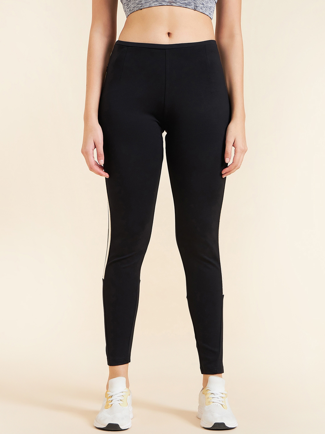 Myntra hotsell gym tights