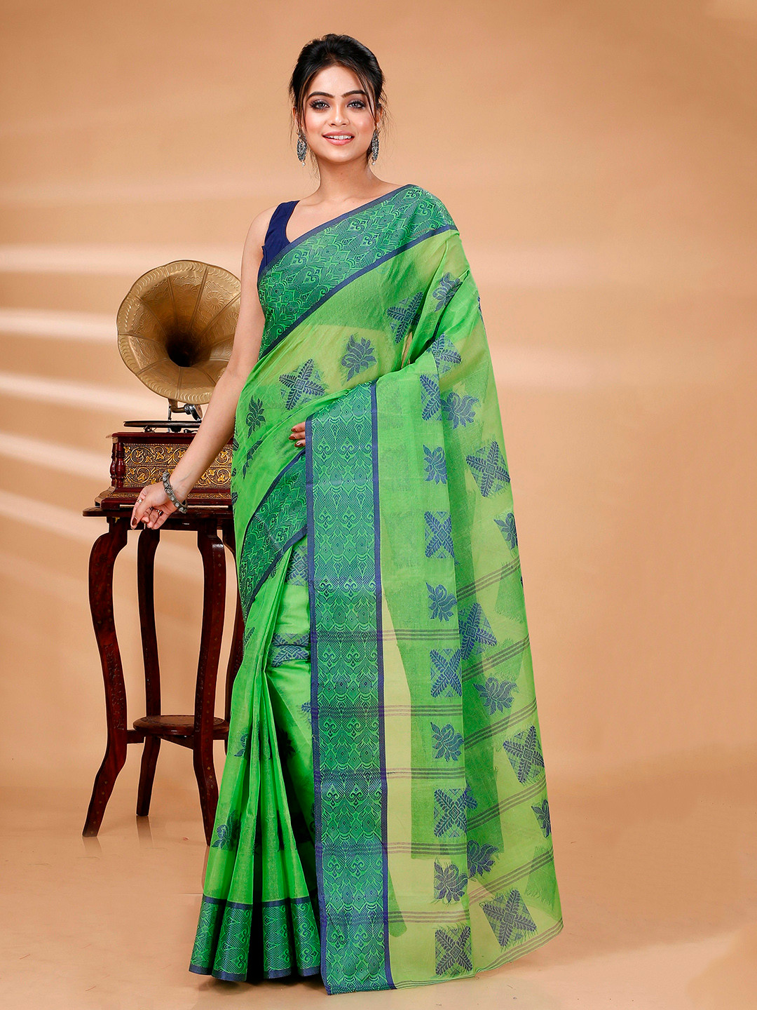 DipDiya Green & Blue Ethnic Woven Design Pure Cotton Taant Saree