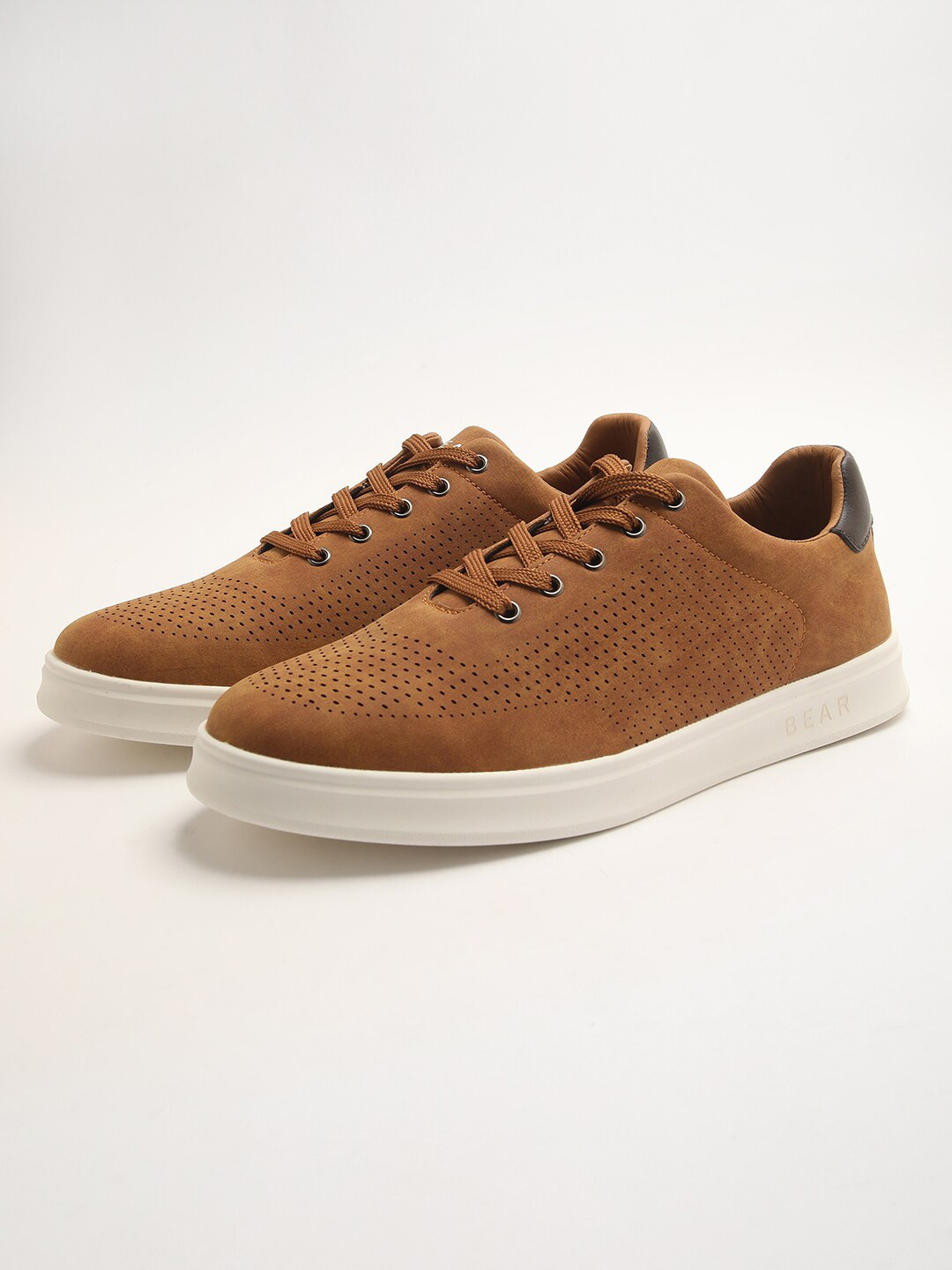 THE BEAR HOUSE Men Perforations Contrast Sole Lace-Ups Sneakers